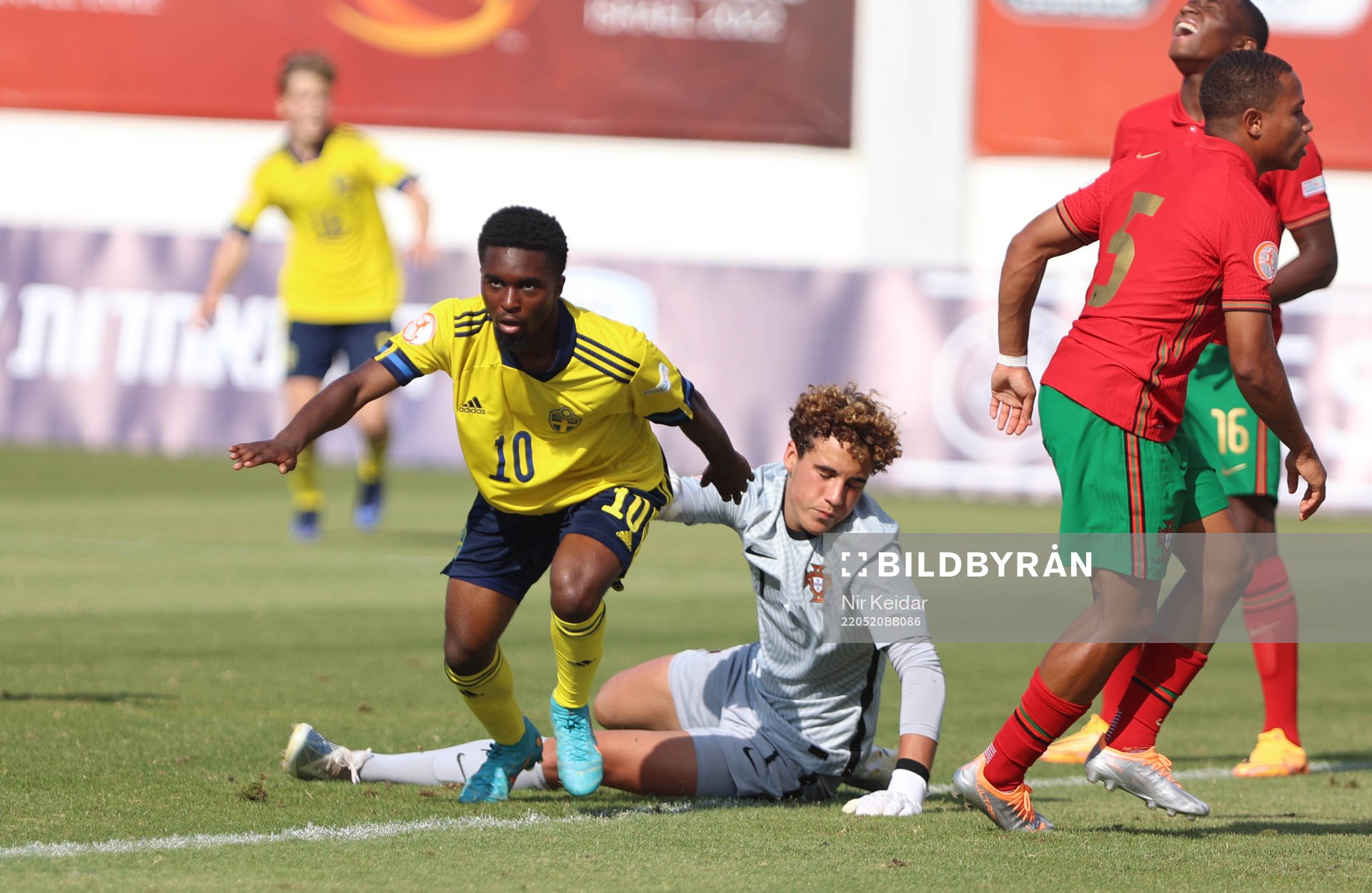 Jardell Kanga of Sweden has scored 1-0