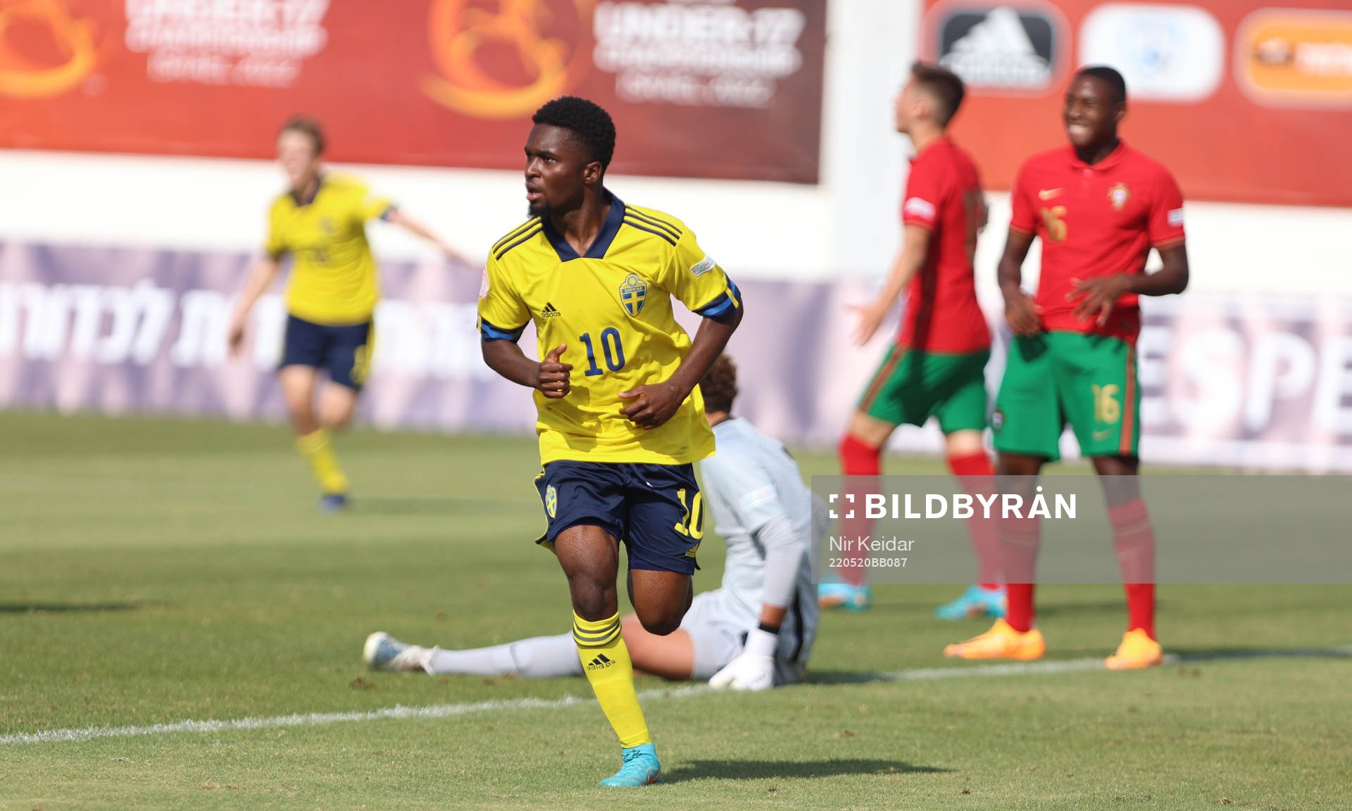 Jardell Kanga of Sweden has scored 1-0