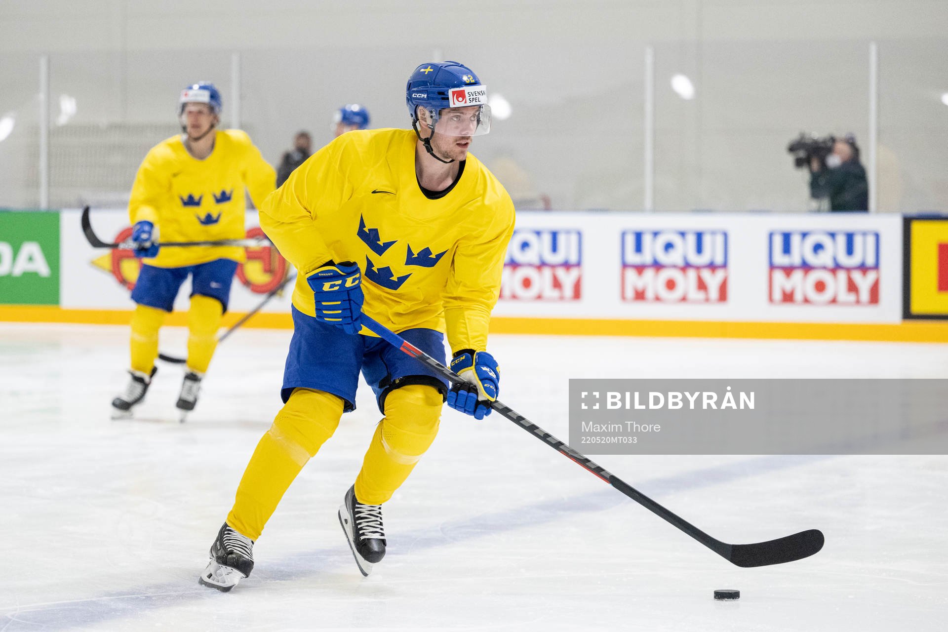 Joel Kellman at a practice session with Sweden