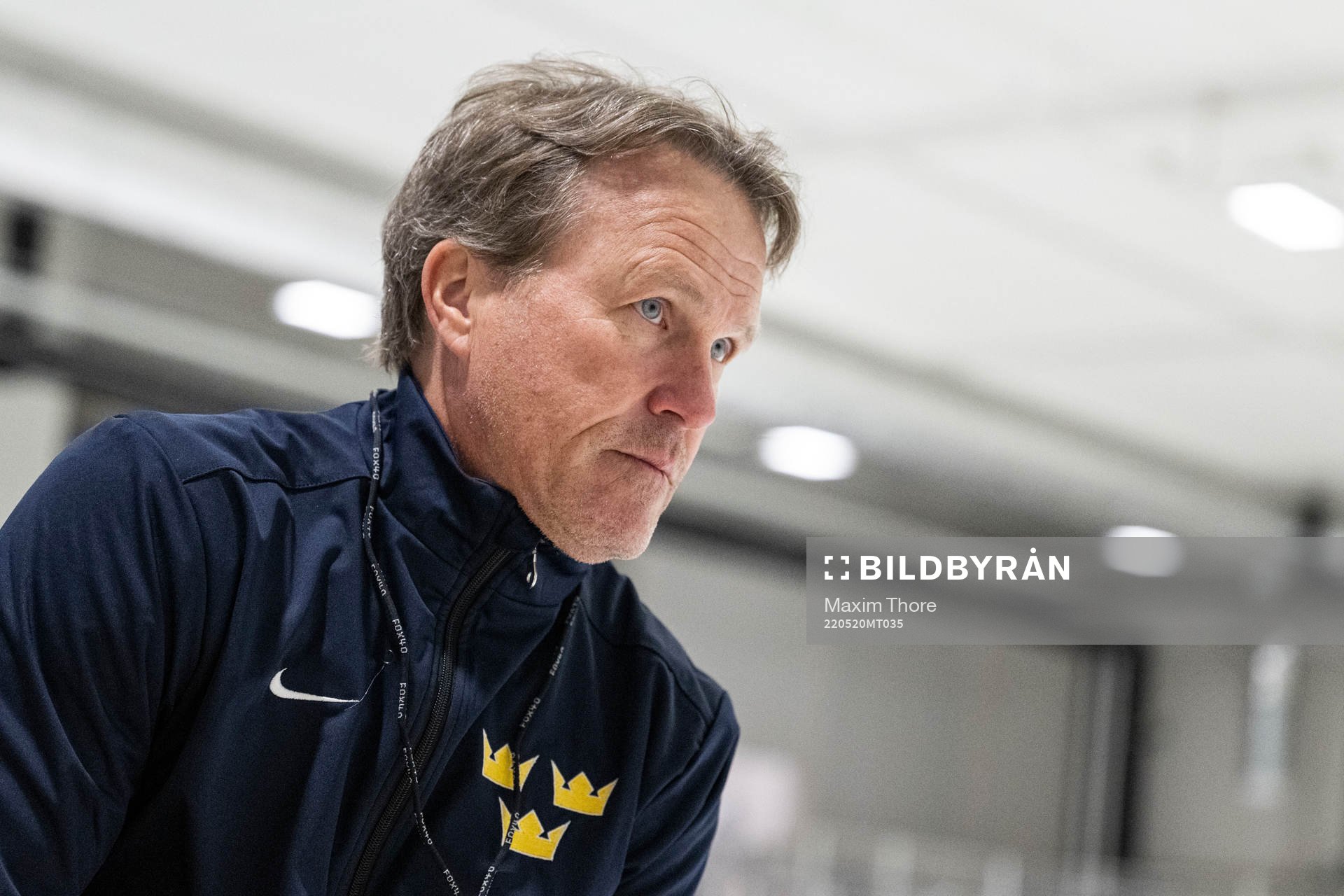 Head coach Johan Garpenlöv at a practice session with