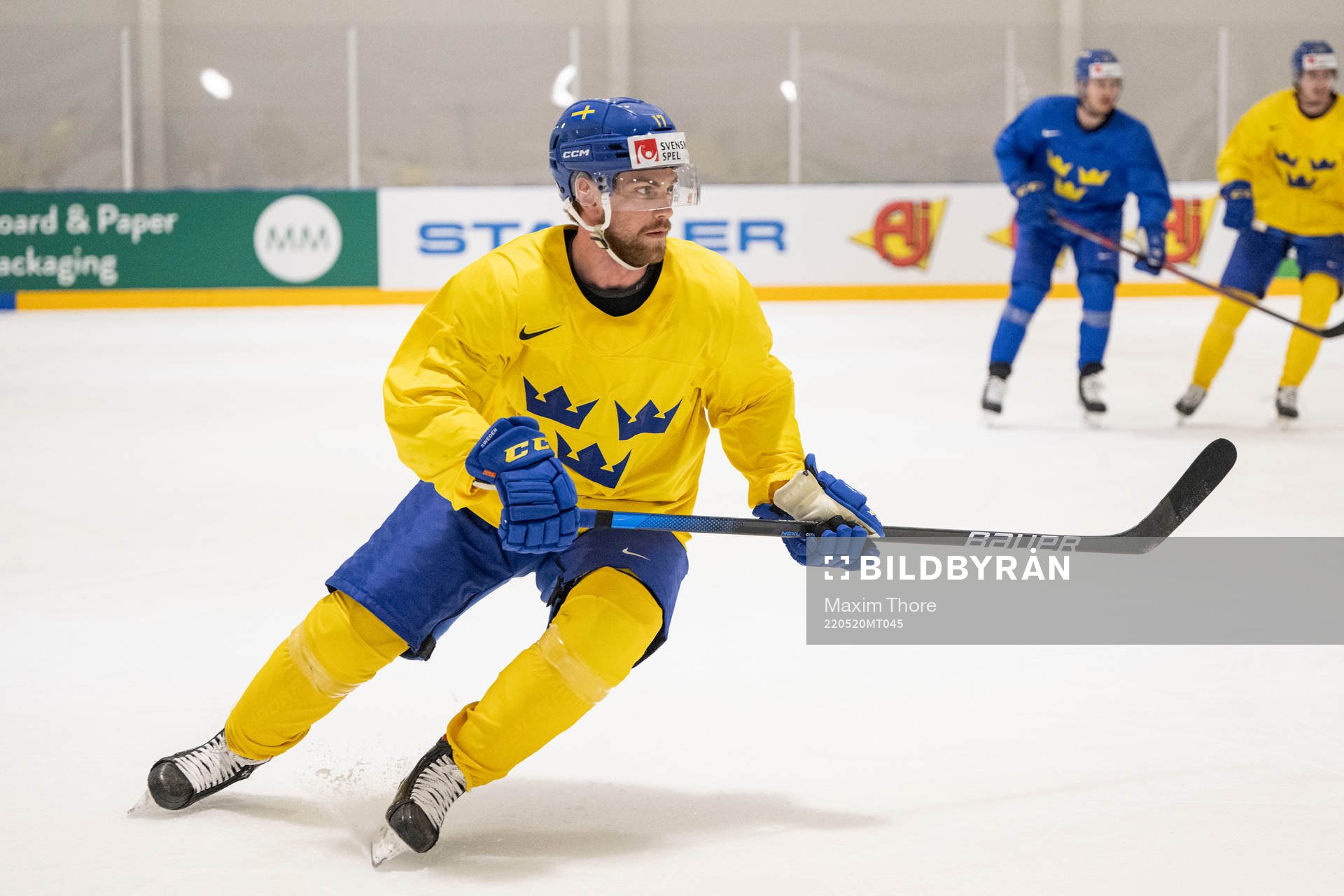 Oskar Lang at a practice session with Sweden