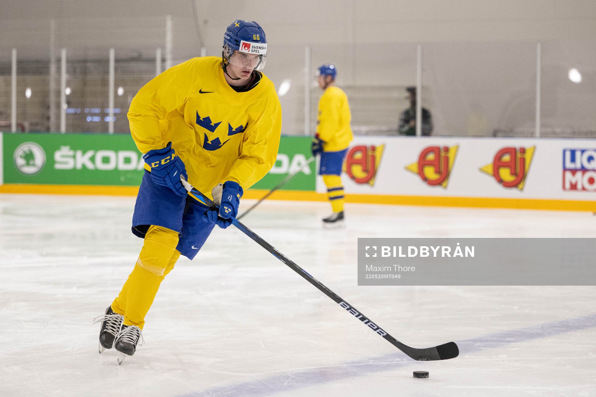 Nils Åman at a practice session with Sweden
