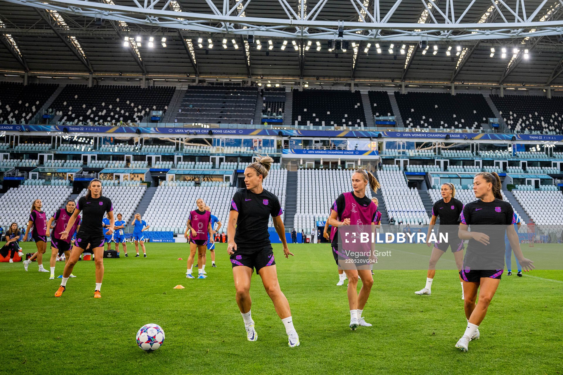 Ingrid Syrstad Engen, Alexia Putellas and Caroline Graham