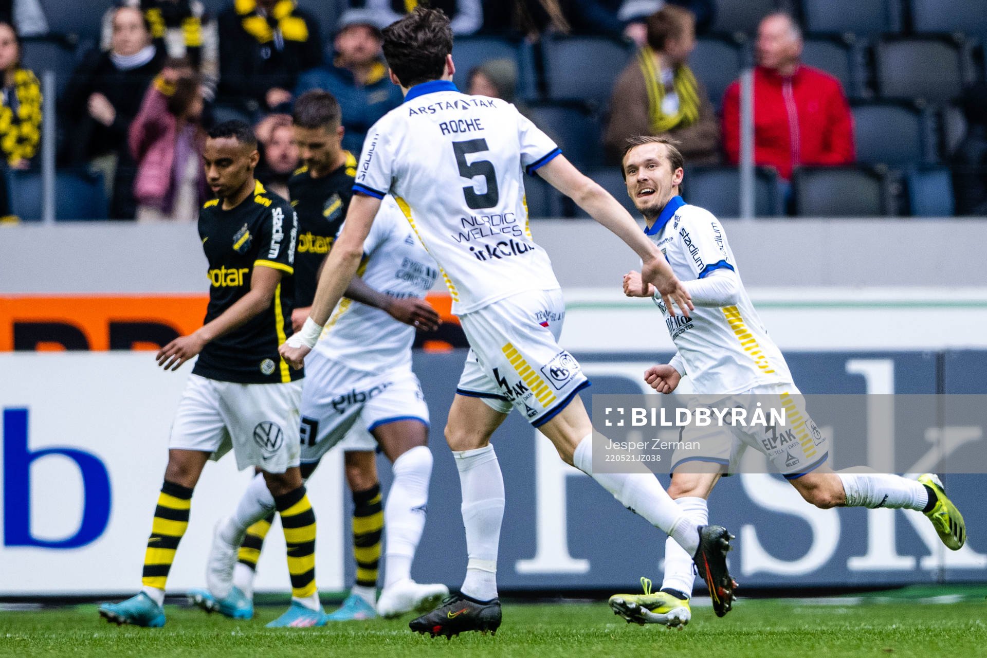 Sirius Patrik Karlsson Lagemyr jublar