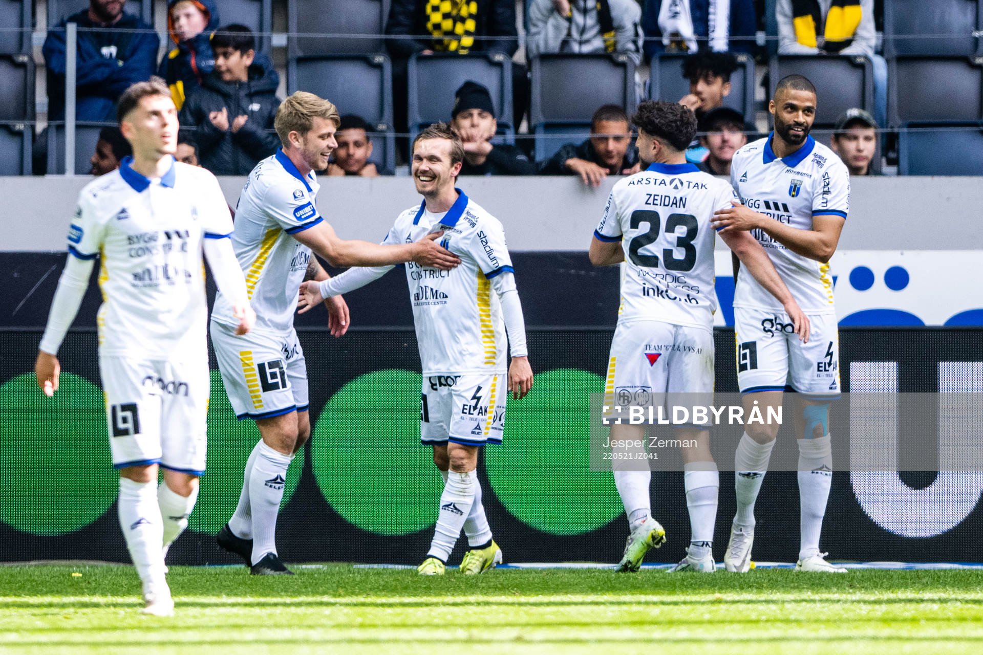 Sirius Patrik Karlsson Lagemyr jublar