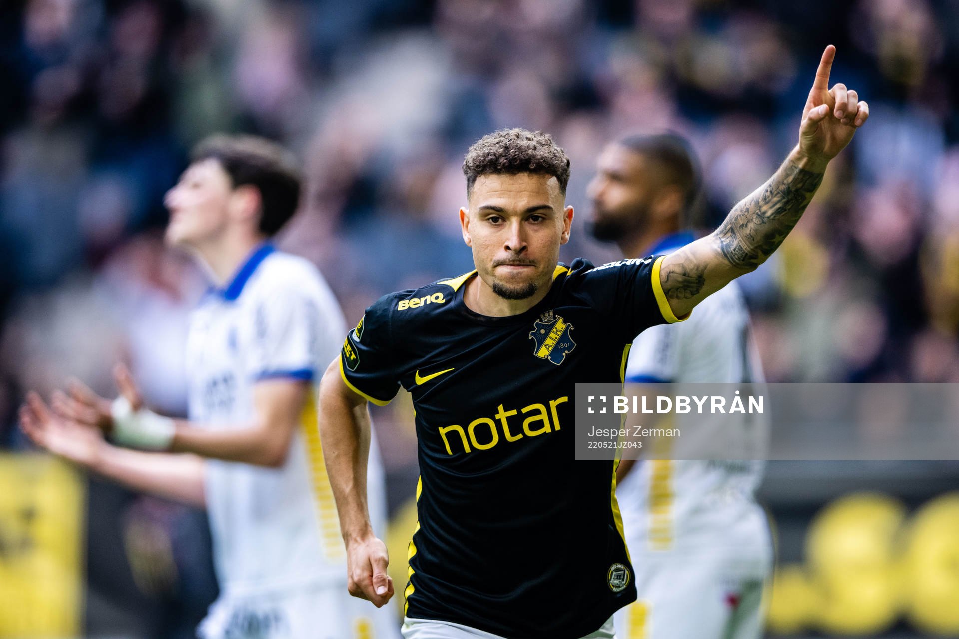s Jordan Larsson jublar