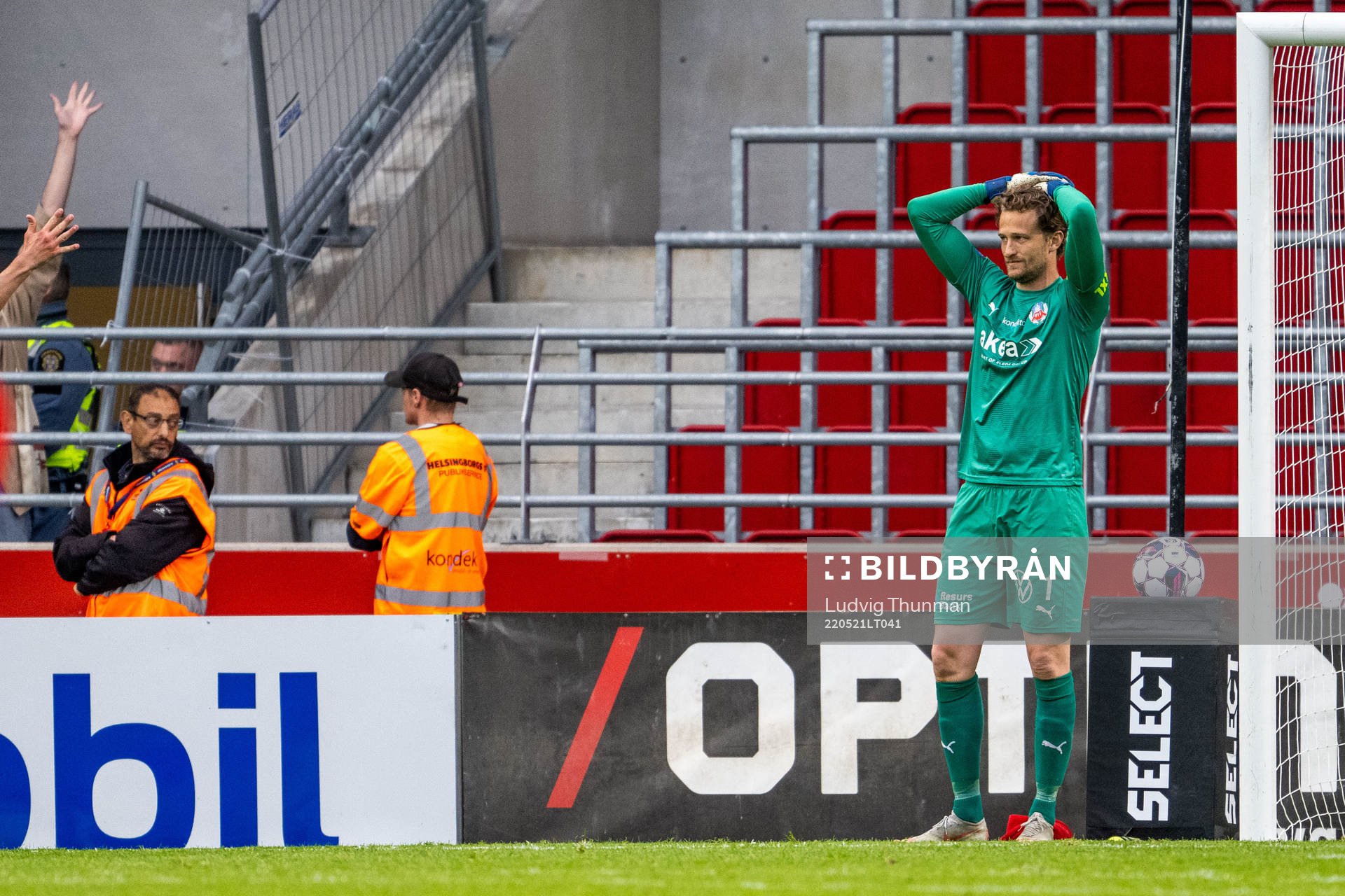 Helsingborgs målvakt Anders Lindegaard deppar