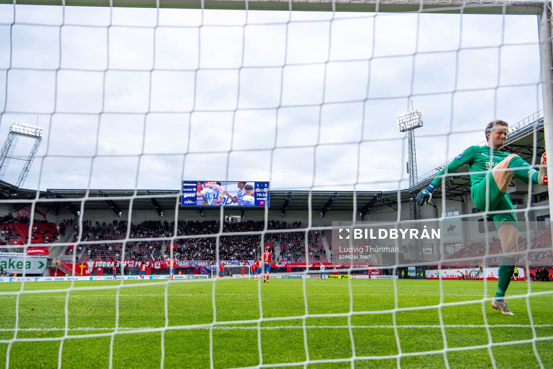 Helsingborgs målvakt Anders Lindegaard deppar