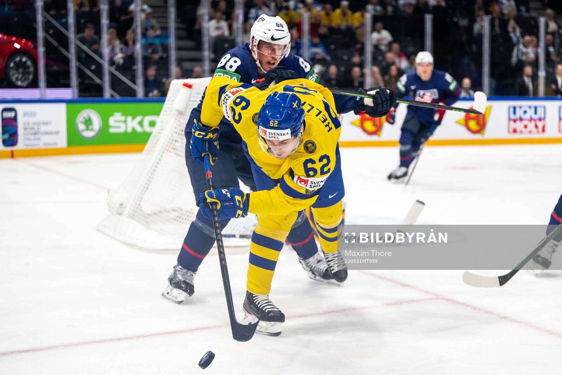 Nate Schmidt of USA and Joel Kellman of Sweden