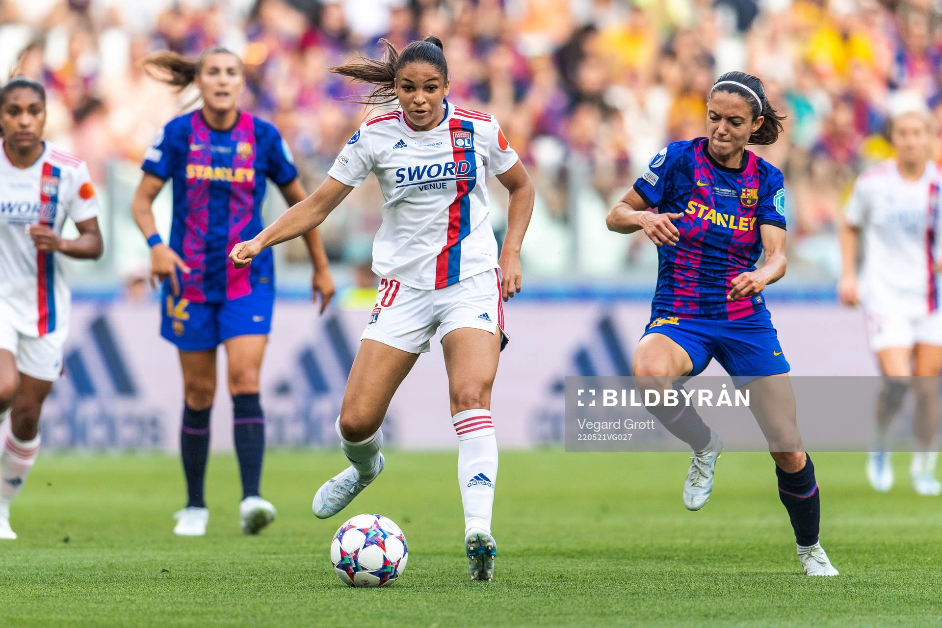 Delphine Cascarino of Lyon and Maria Pilar Leon of Barcelona