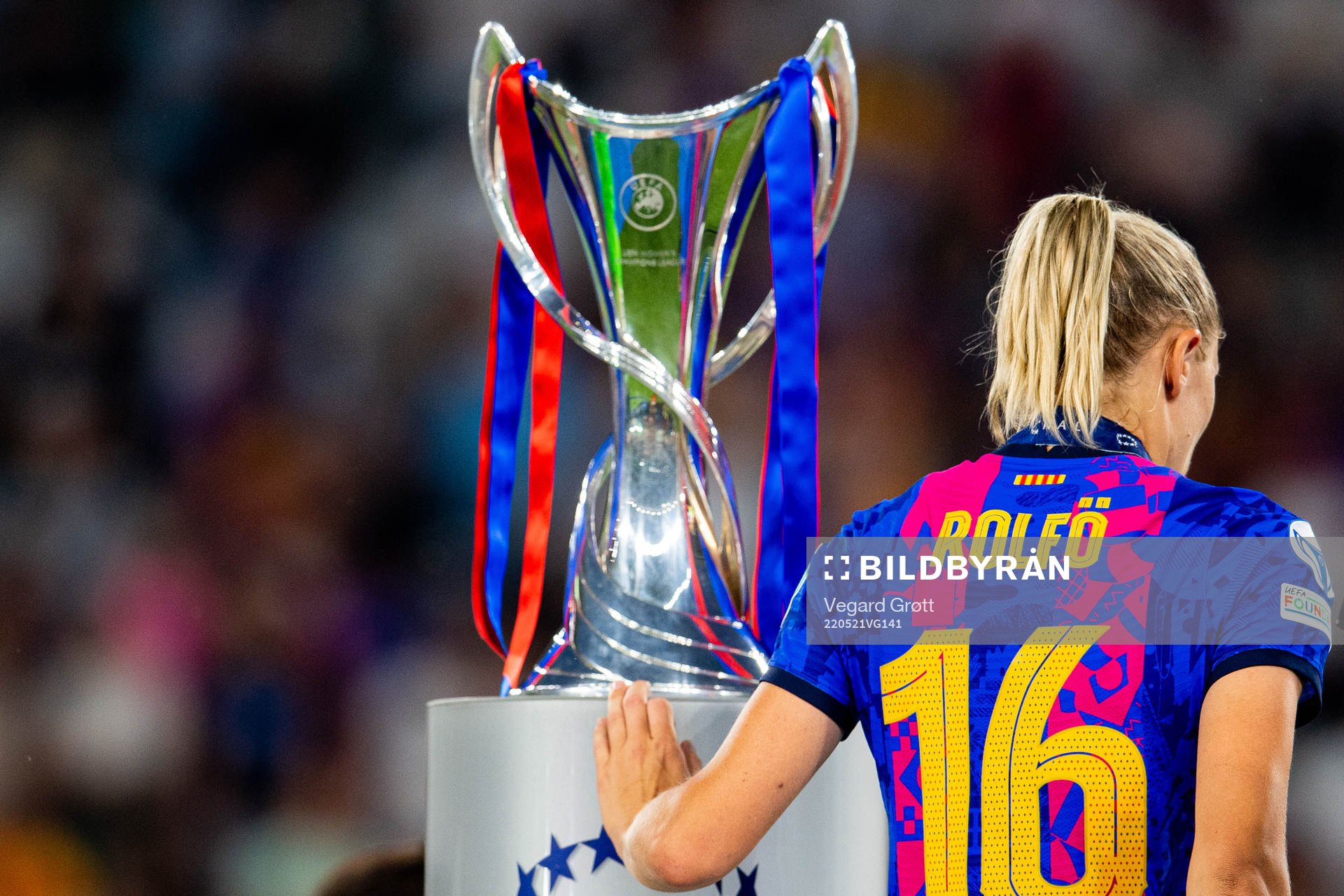 Fridolina Rolfö of Barcelona walks dejected past the