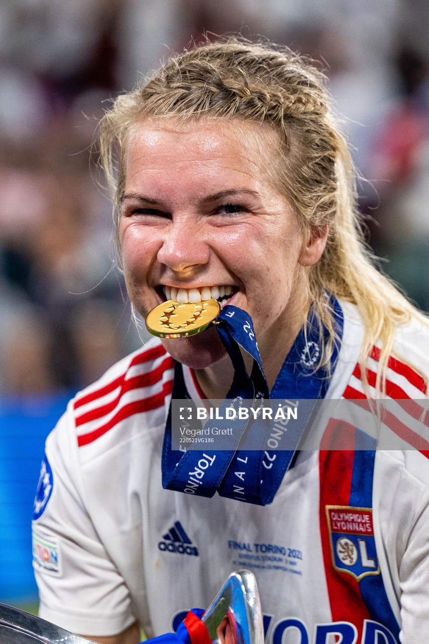 Ada Hegerberg of Lyon celebrates