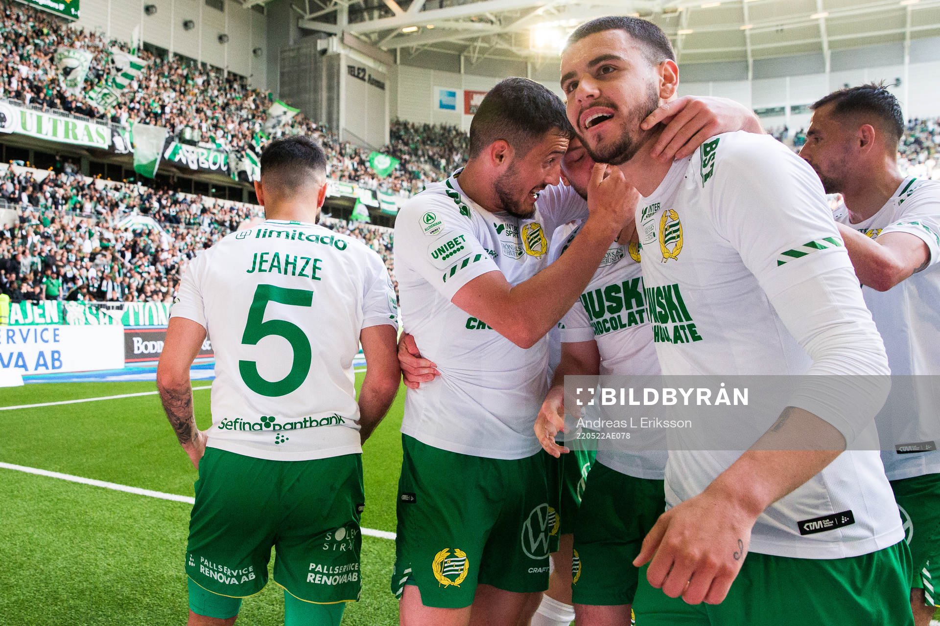 Hammarbys Astrit Selmani och Edvin Kurtulus  jublar