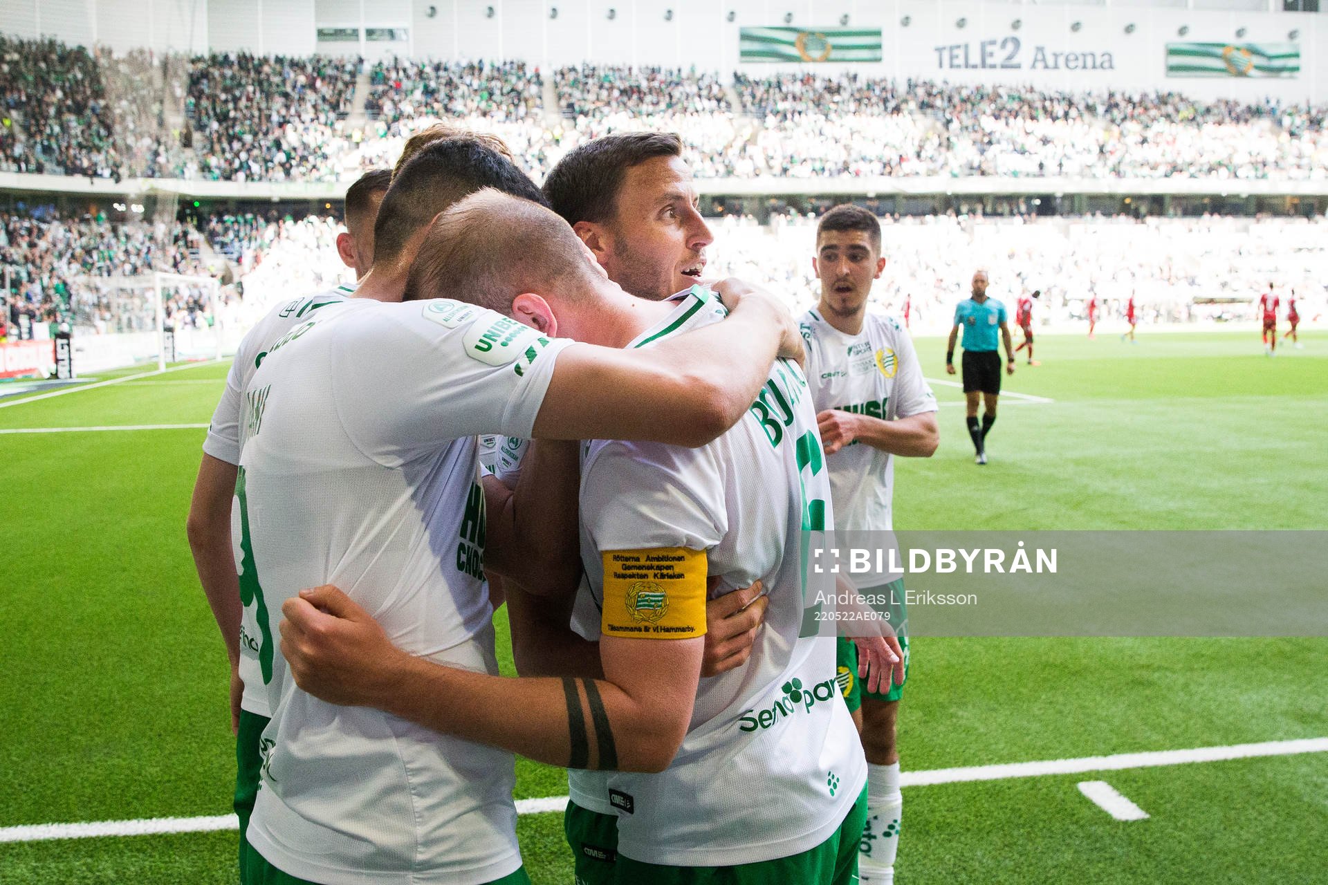 Hammarbys Astrit Selmani och Jeppe Andrup Andersen jublar