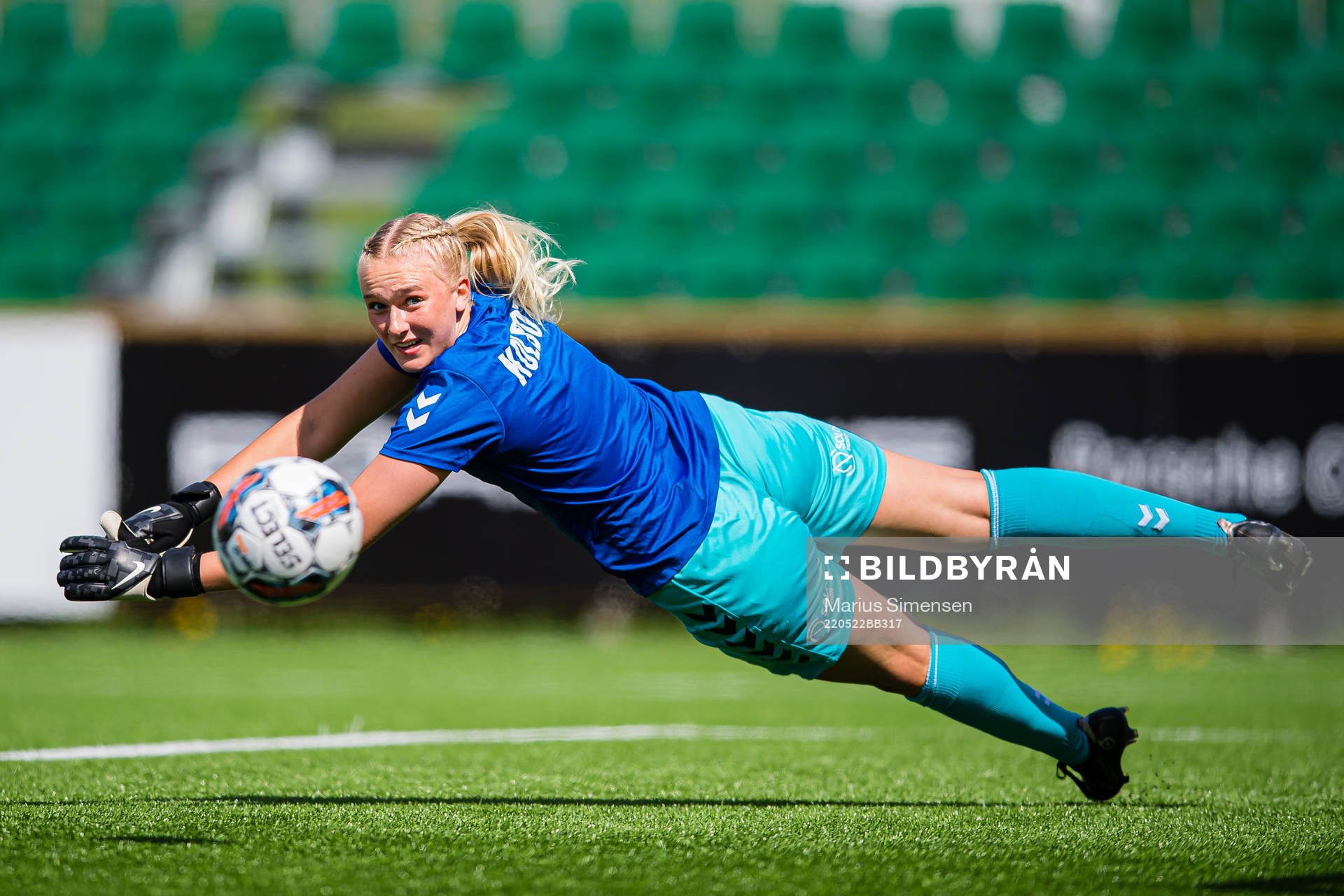 Selma Panengstuen of Kolbotn warms up