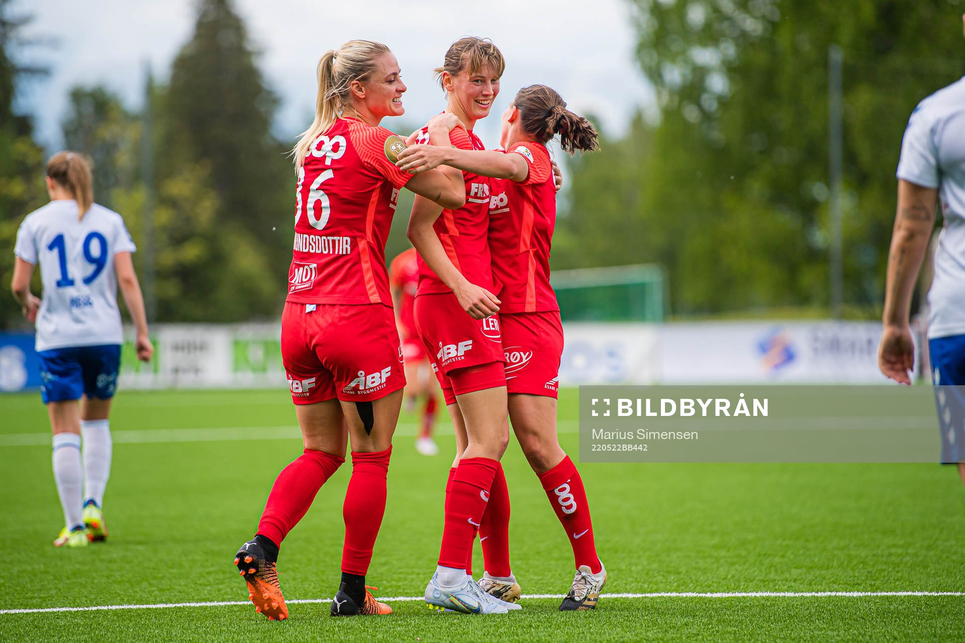 Rakel Engesvik of Brann celebrates
