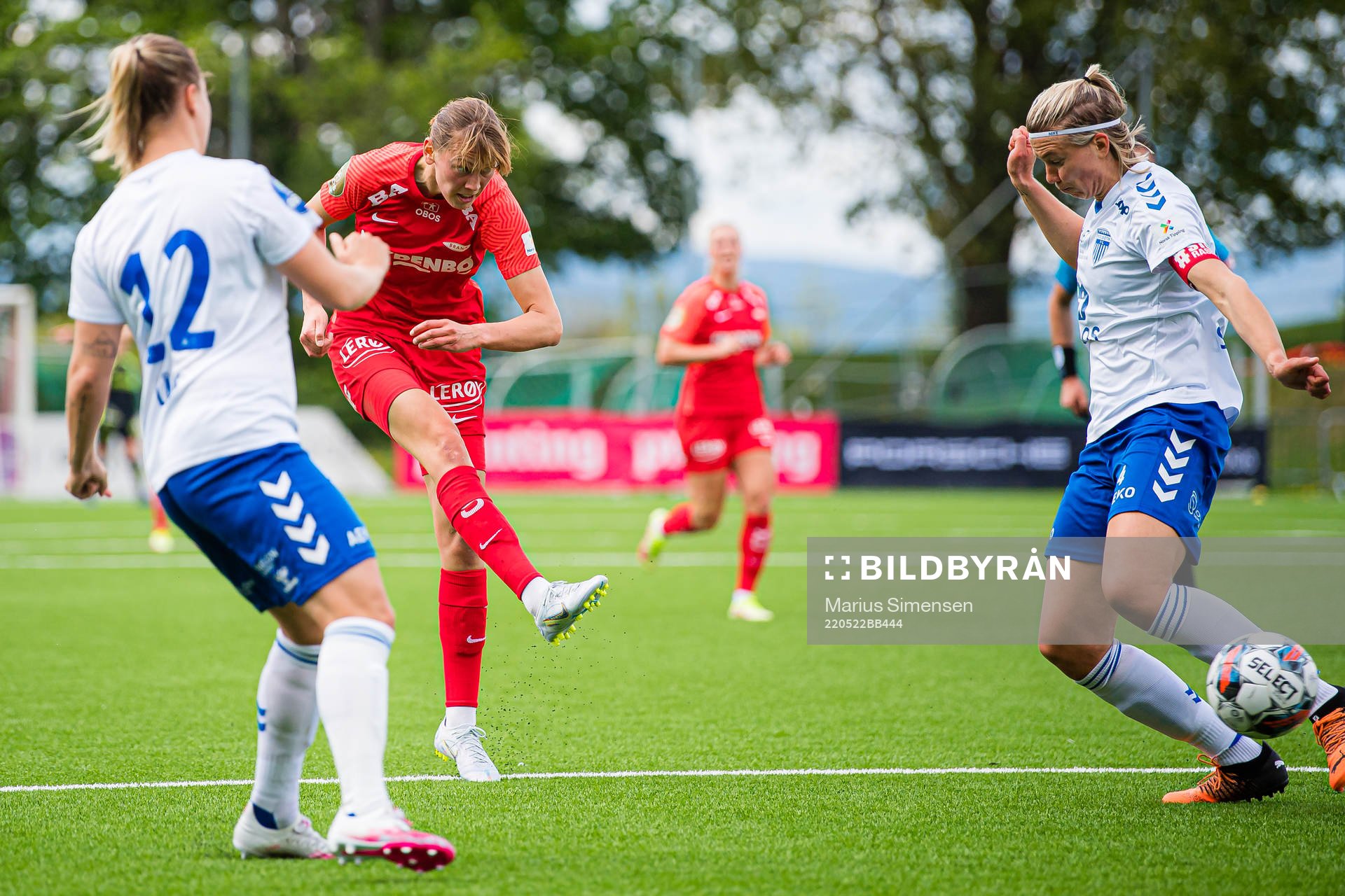 Rakel Engesvik of Brann scores the 0-1 goal