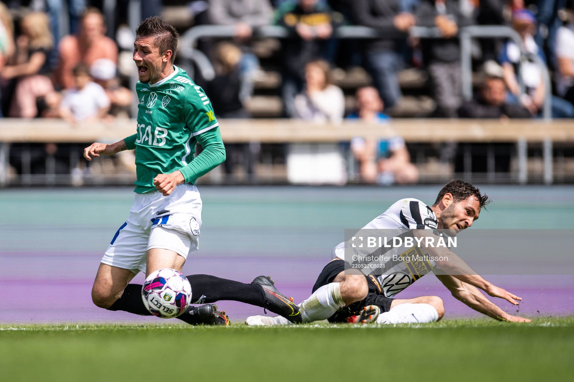 Brages André Reinholdsson och Landskronas Alexander Tkacz