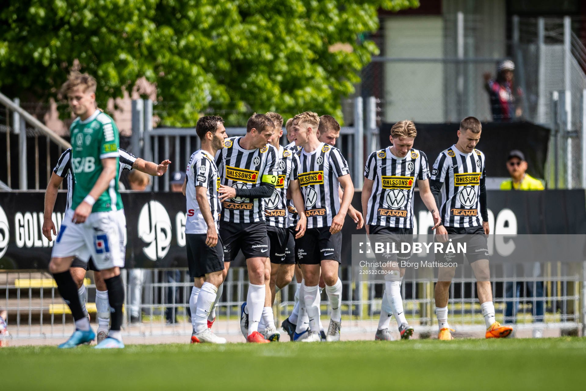 Landskronas spelare jublar efter att Melker Heier gjort 1-0 under fotbollsmatchen i Superettan mellan Landskrona och Brage den 22 maj 2022 i Landskrona.