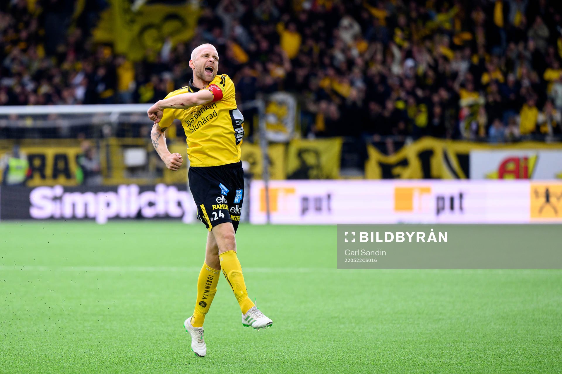 Elfsborgs Johan Larsson jublar