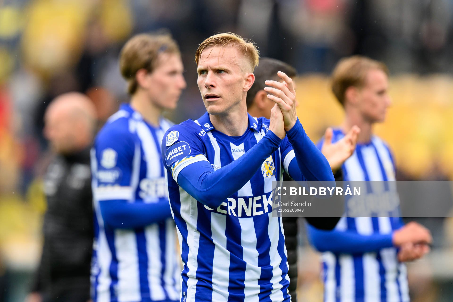 IFK Göteborgs Oscar Wendt tackar publiken