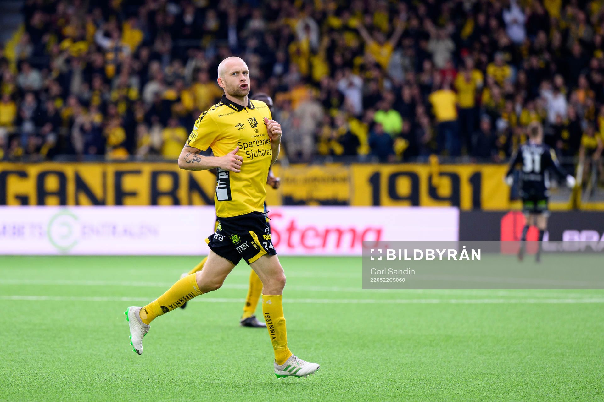 Elfsborgs Johan Larsson jublar