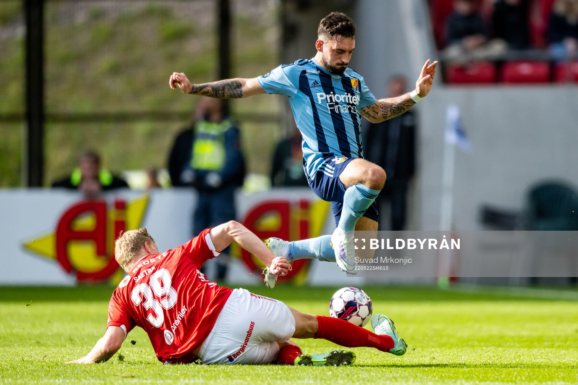 Kalmars Lars Sætra och Djurgårdens Sead Haksabanovic