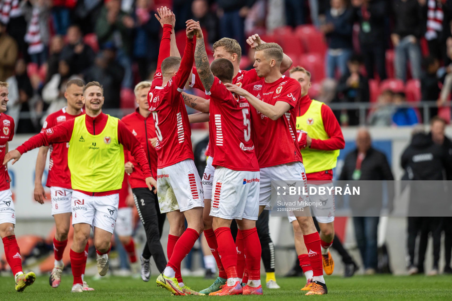 Kalmars spelare jublar