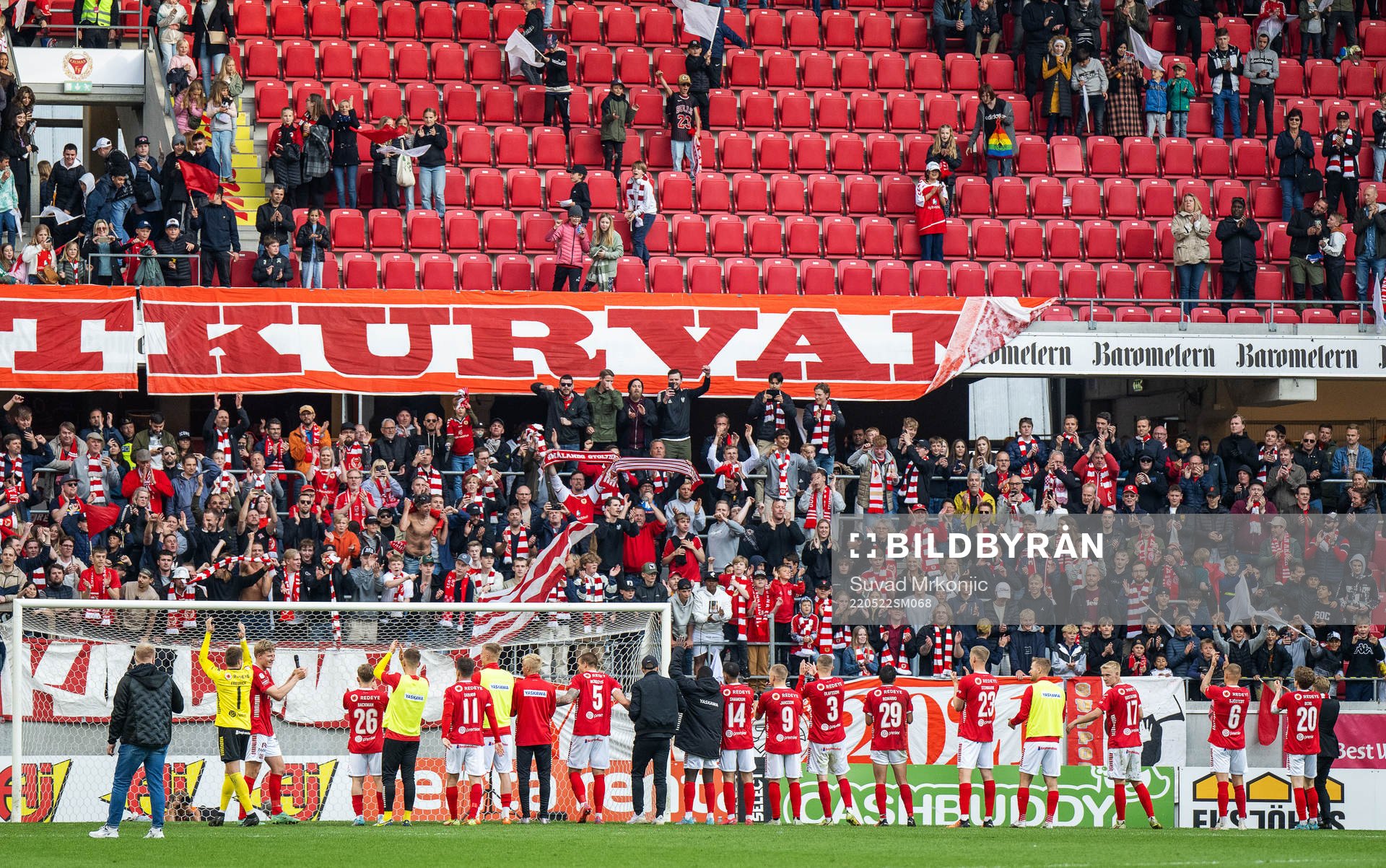Kalmars spelare jublar efter fotbollsmatchen i Allsvenskan mellan Kalmar och Djurgården den 22 maj 2022 i Kalmar. 