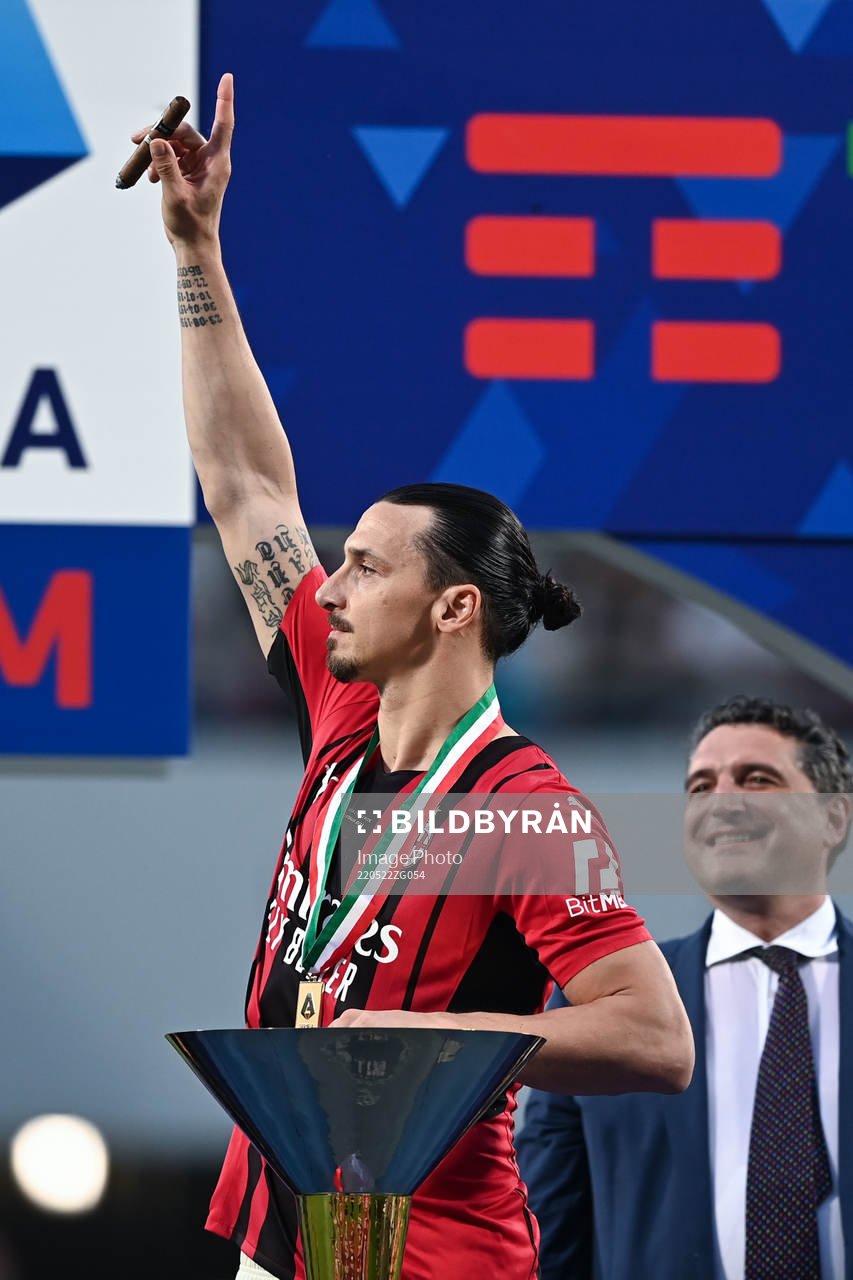 Zlatan Ibrahimovic of Milan celebrates