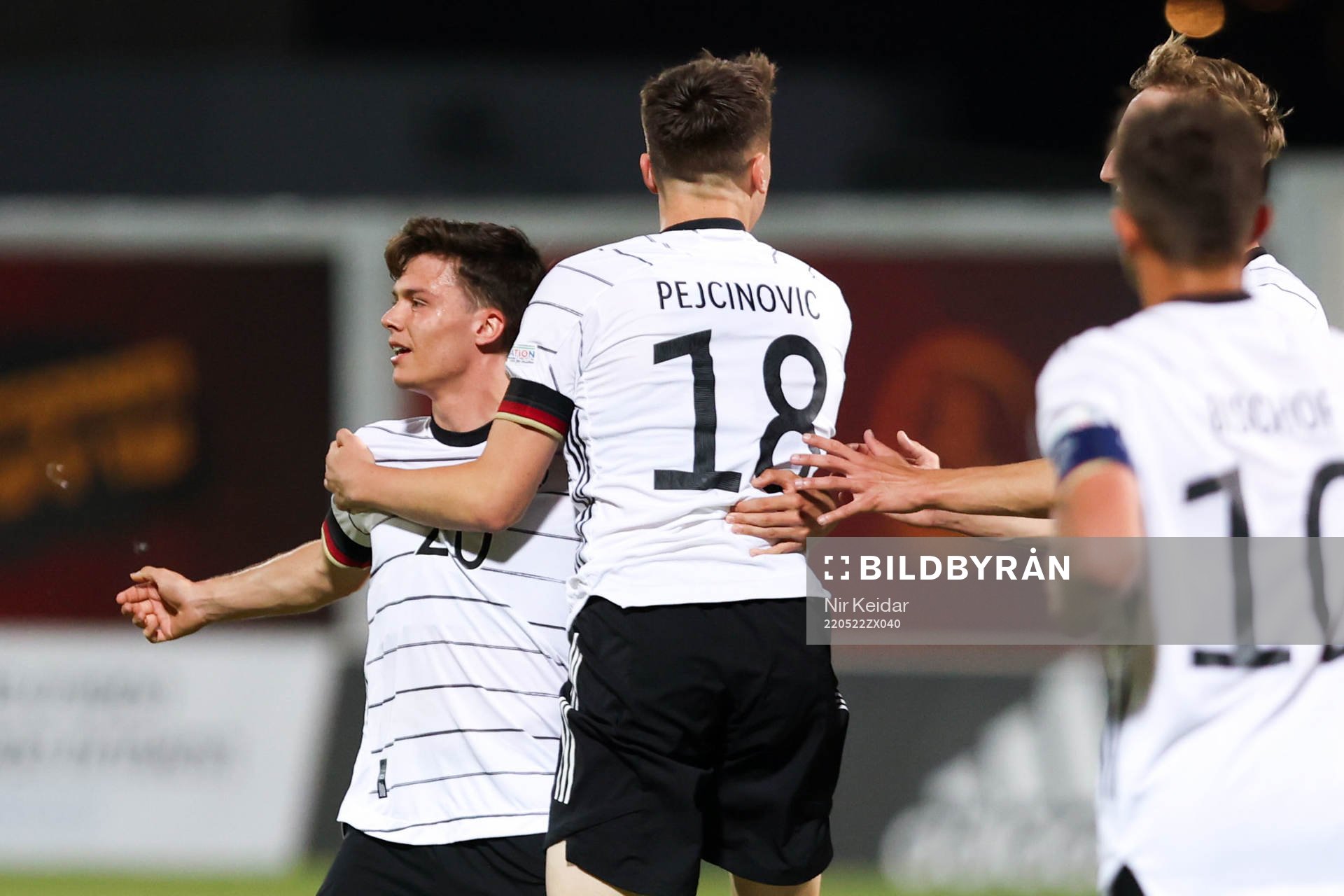 Tim Hoffmann and Dzenan Pejcinovic of Germany