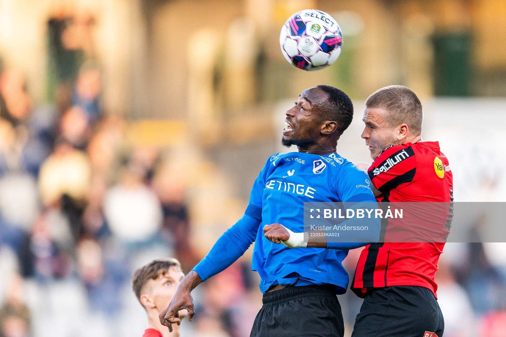 Halmstads Sadat Karim och Brommapojkarnas Amadeus Sögaard