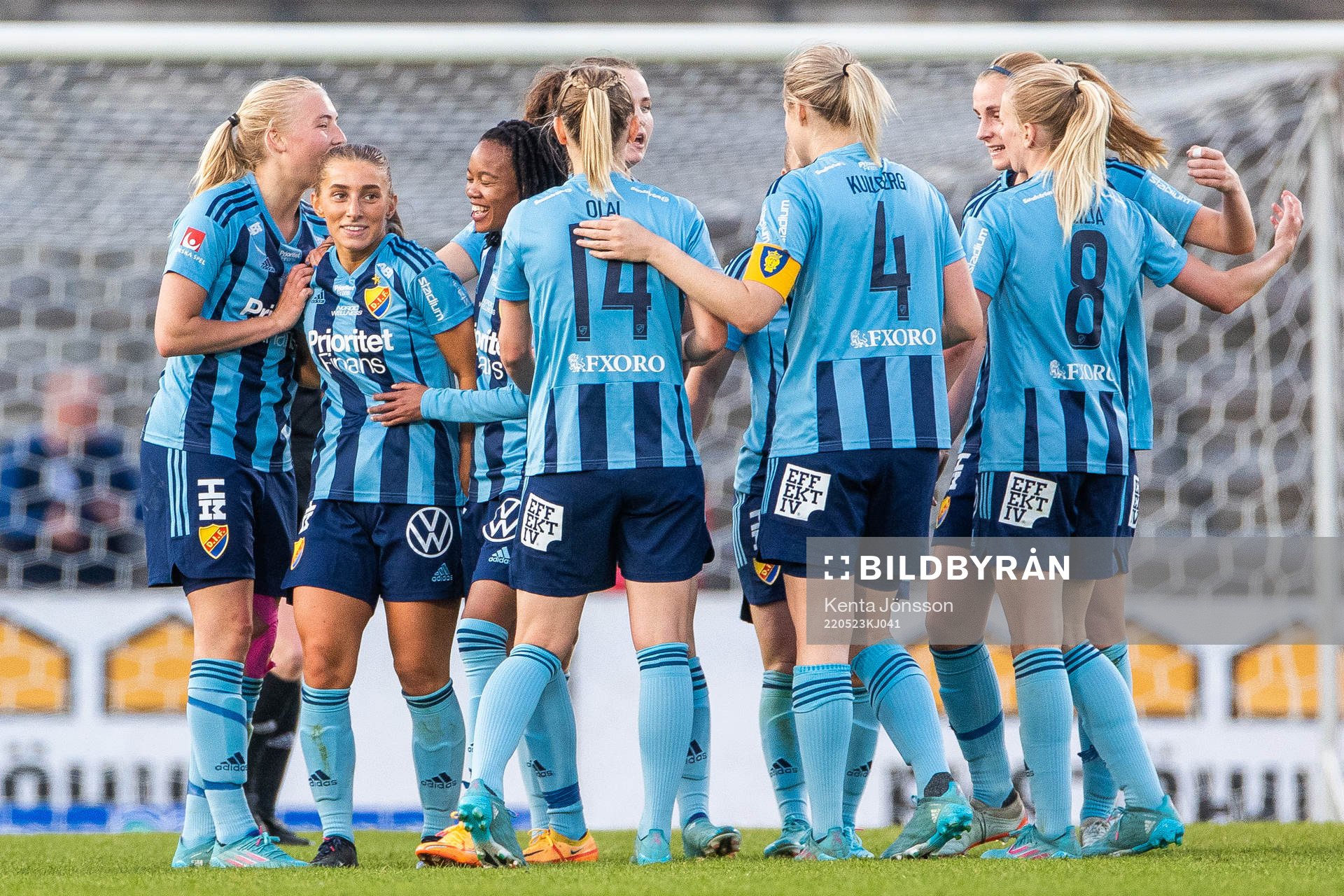 Djurgårdens Tilde Lindwall jublar med lagkamrater