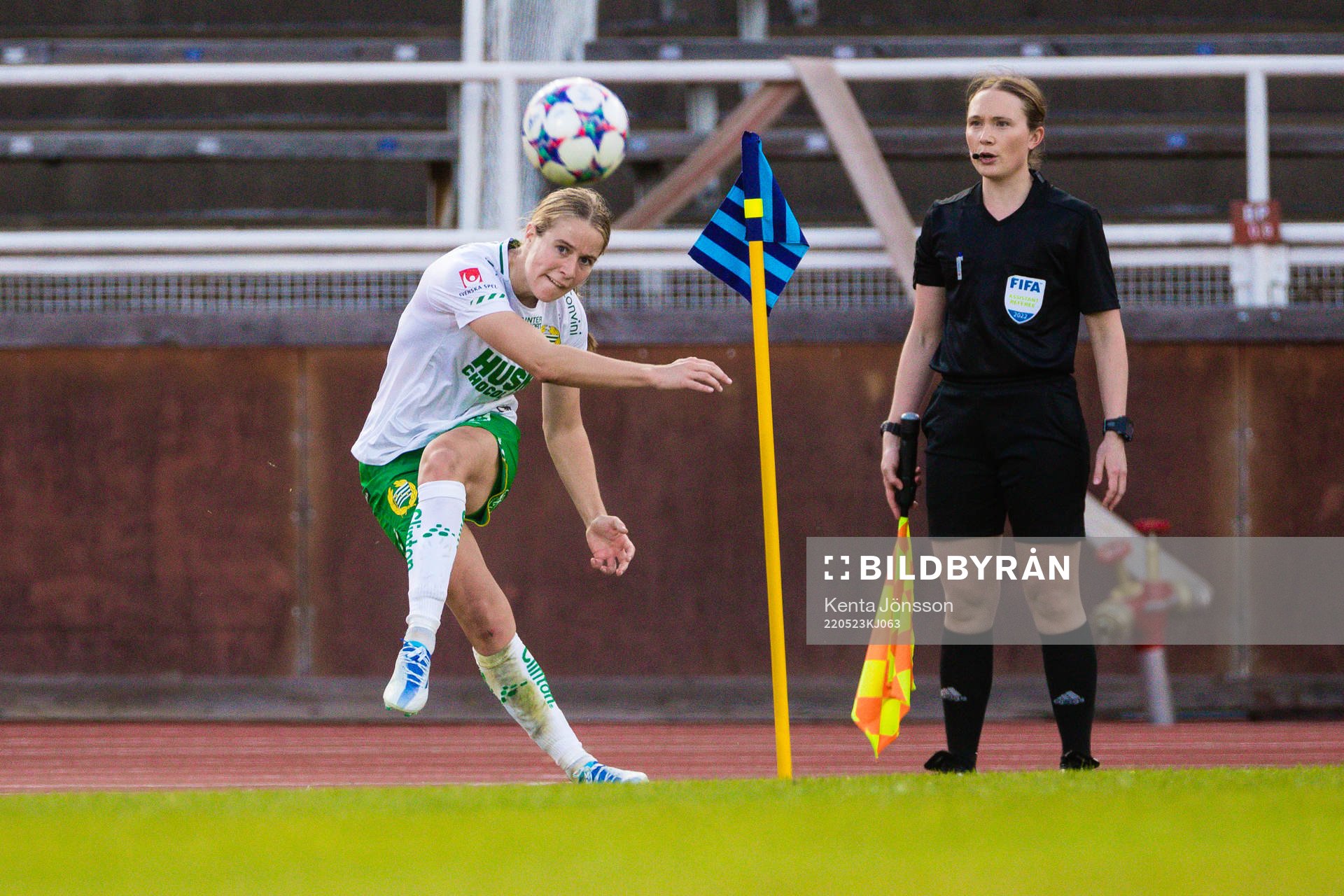 Hammarbys Courtney Nevin med en hörna
