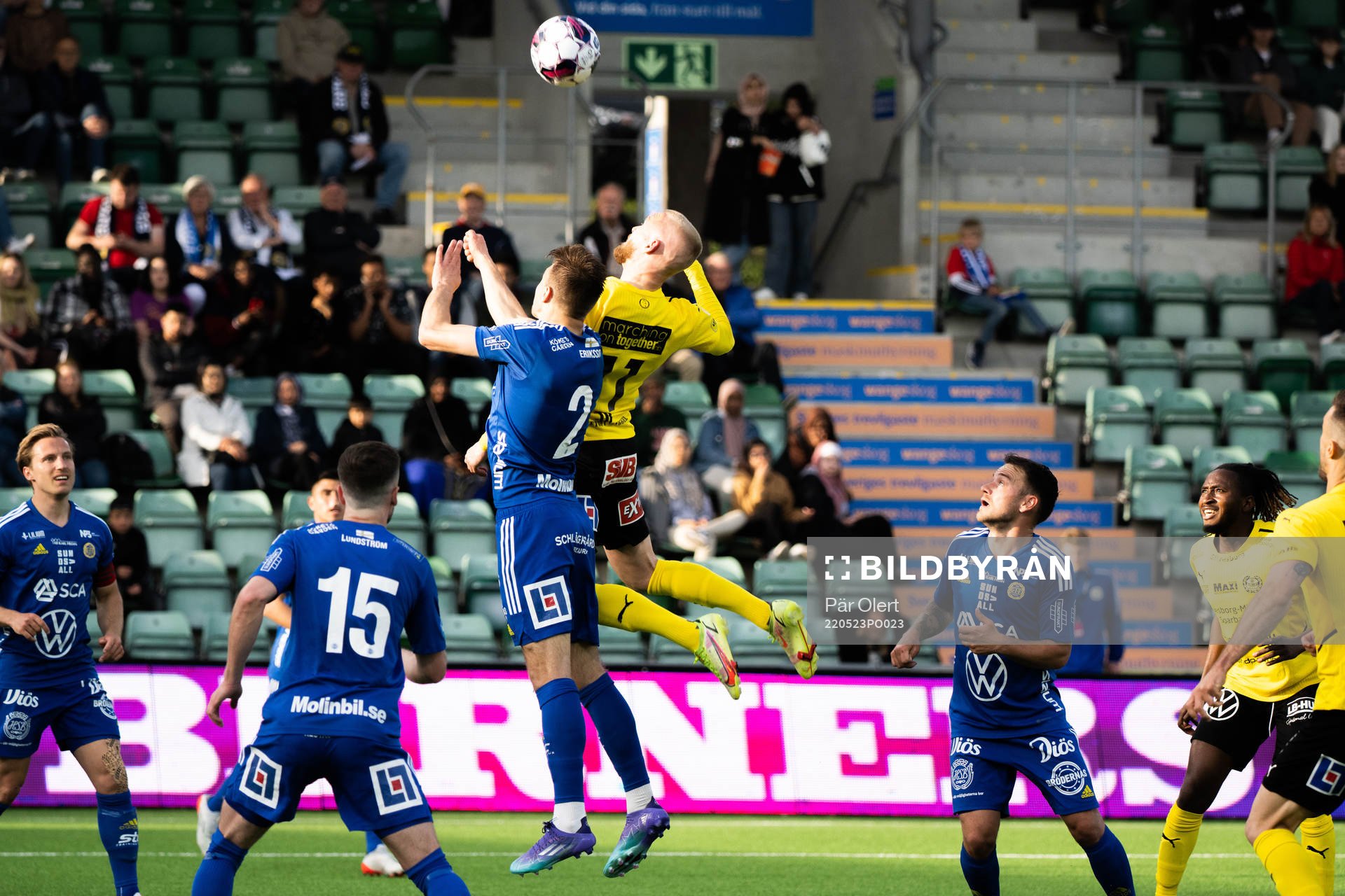 Sundsvalls Anton Eriksson och Mjällbys Adam Ståhl