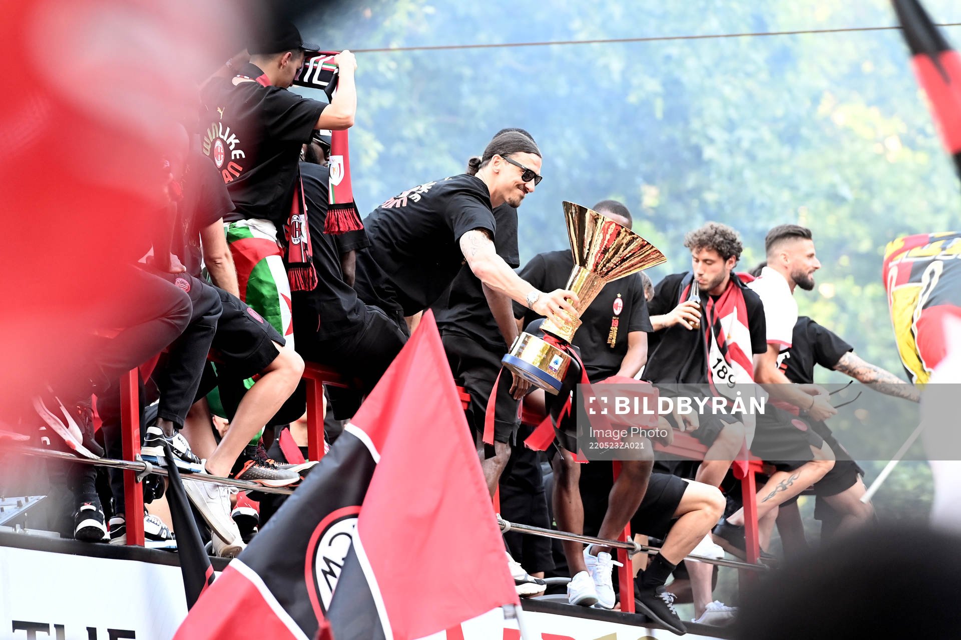 Zlatan Ibrahimovic of Milan celebrates
