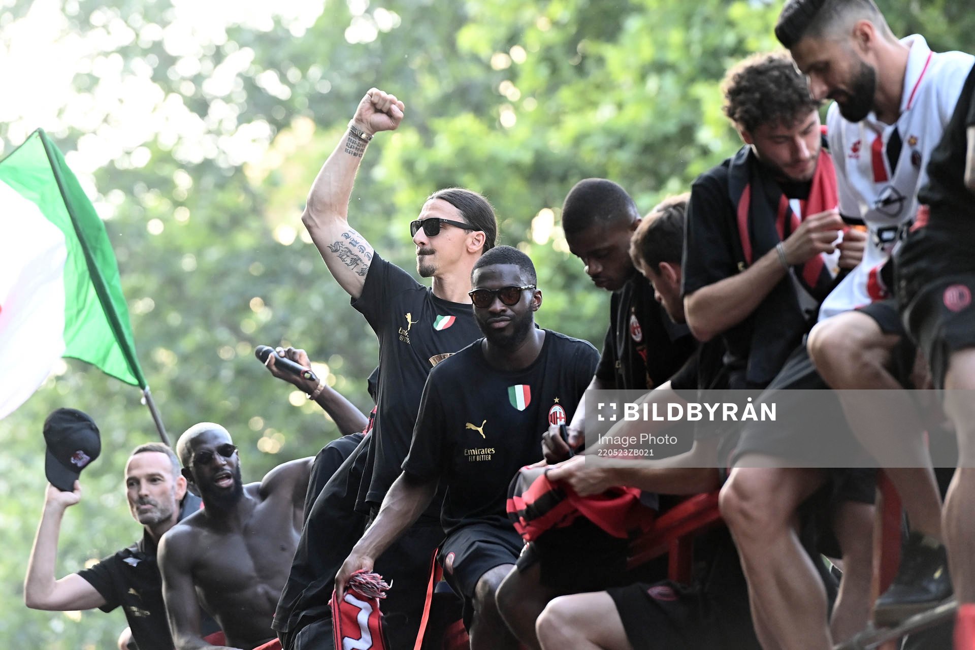 Zlatan Ibrahimovic of Milan celebrates