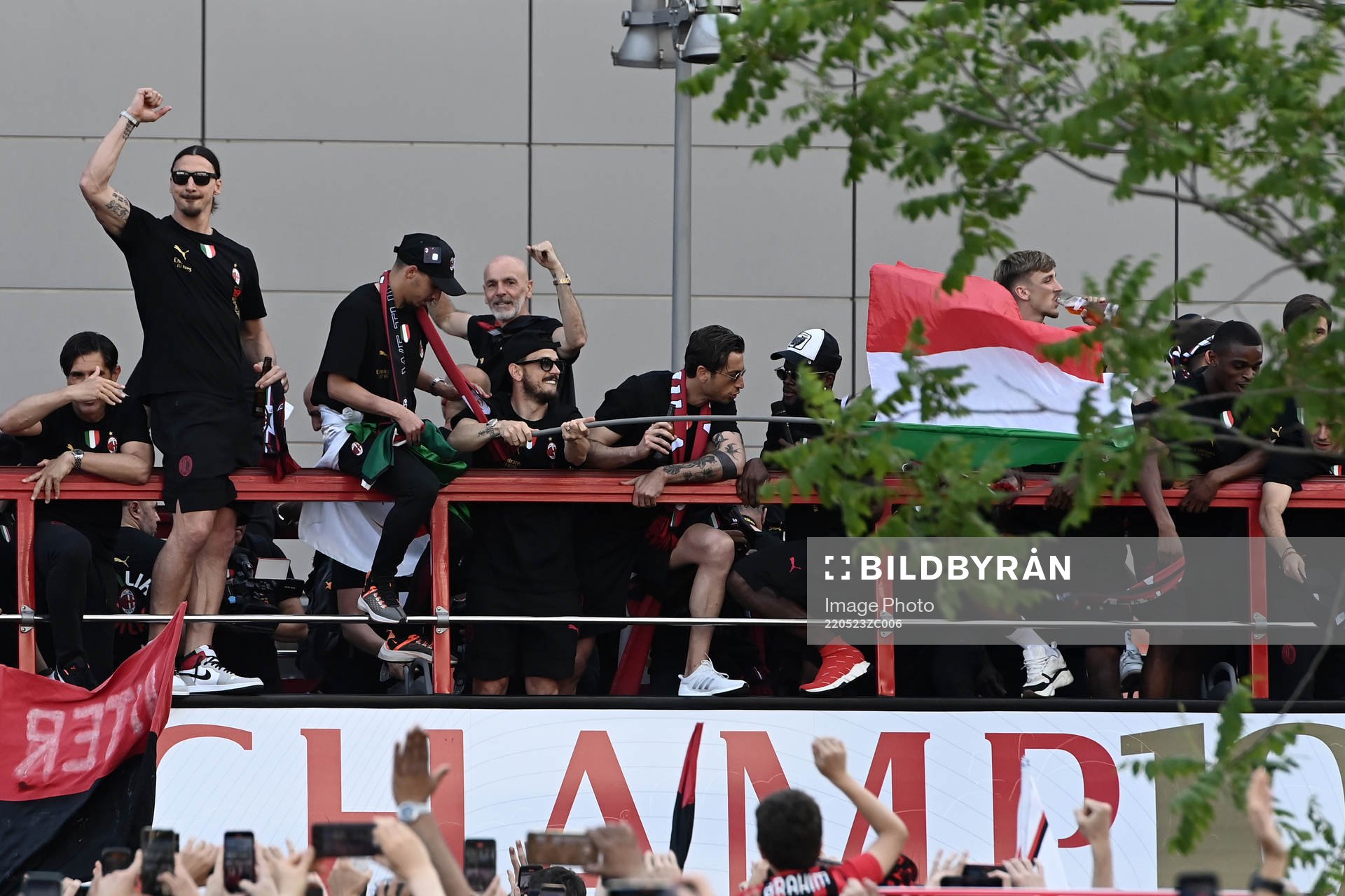 Zlatan Ibrahimovic of Milan celebrates with team mates