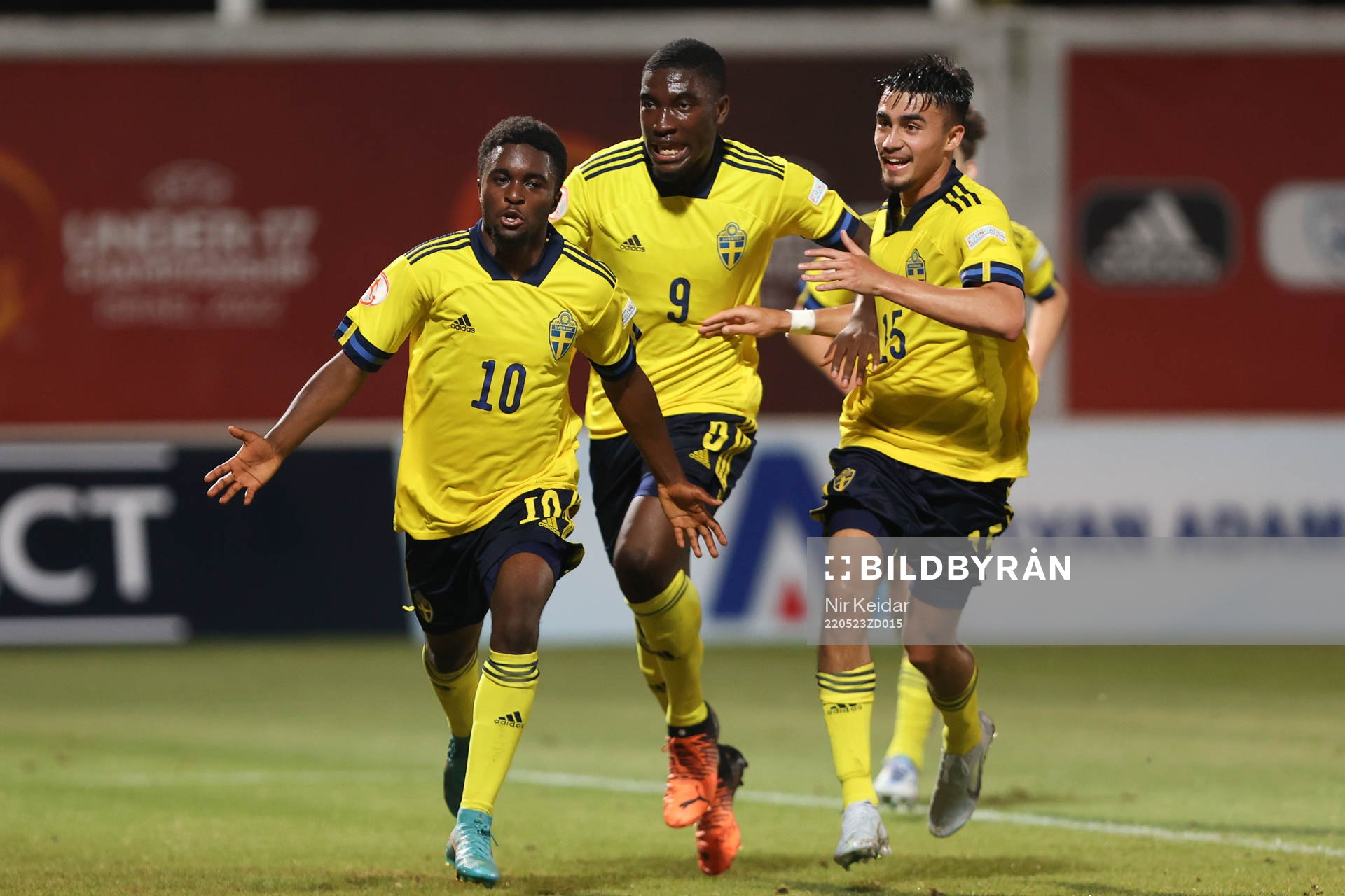 Jardell Kanga of Sweden celebrates with Emmanuel Tannor and