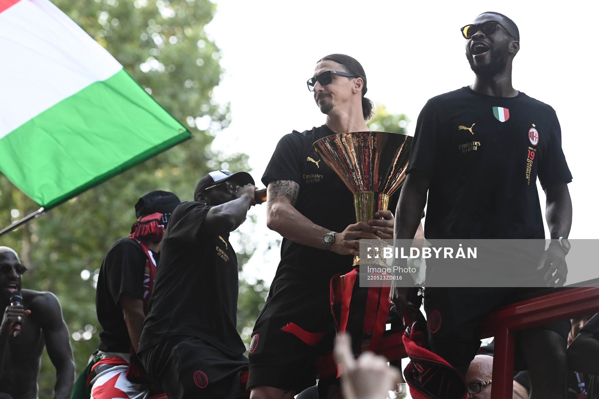 Zlatan Ibrahimovic of Milan celebrates
