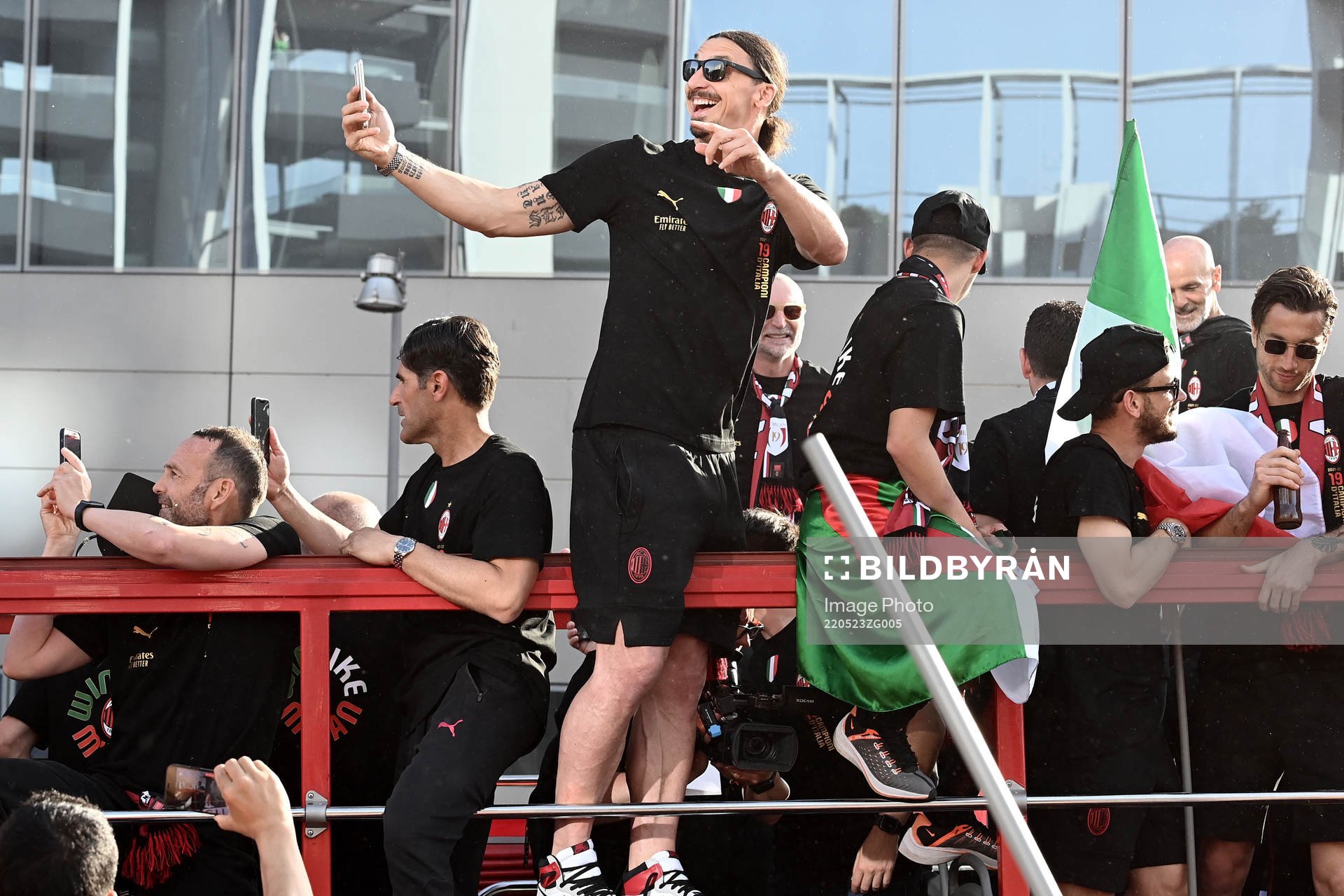 Zlatan Ibrahimovic of Milan celebrates