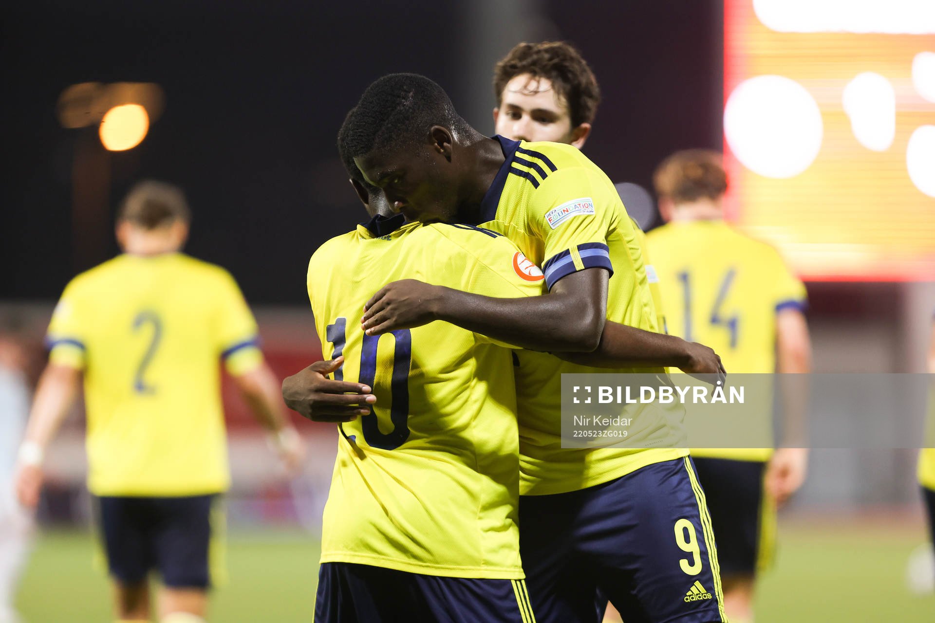 Jardell Kanga celebrates with Elison Makolli of Sweden
