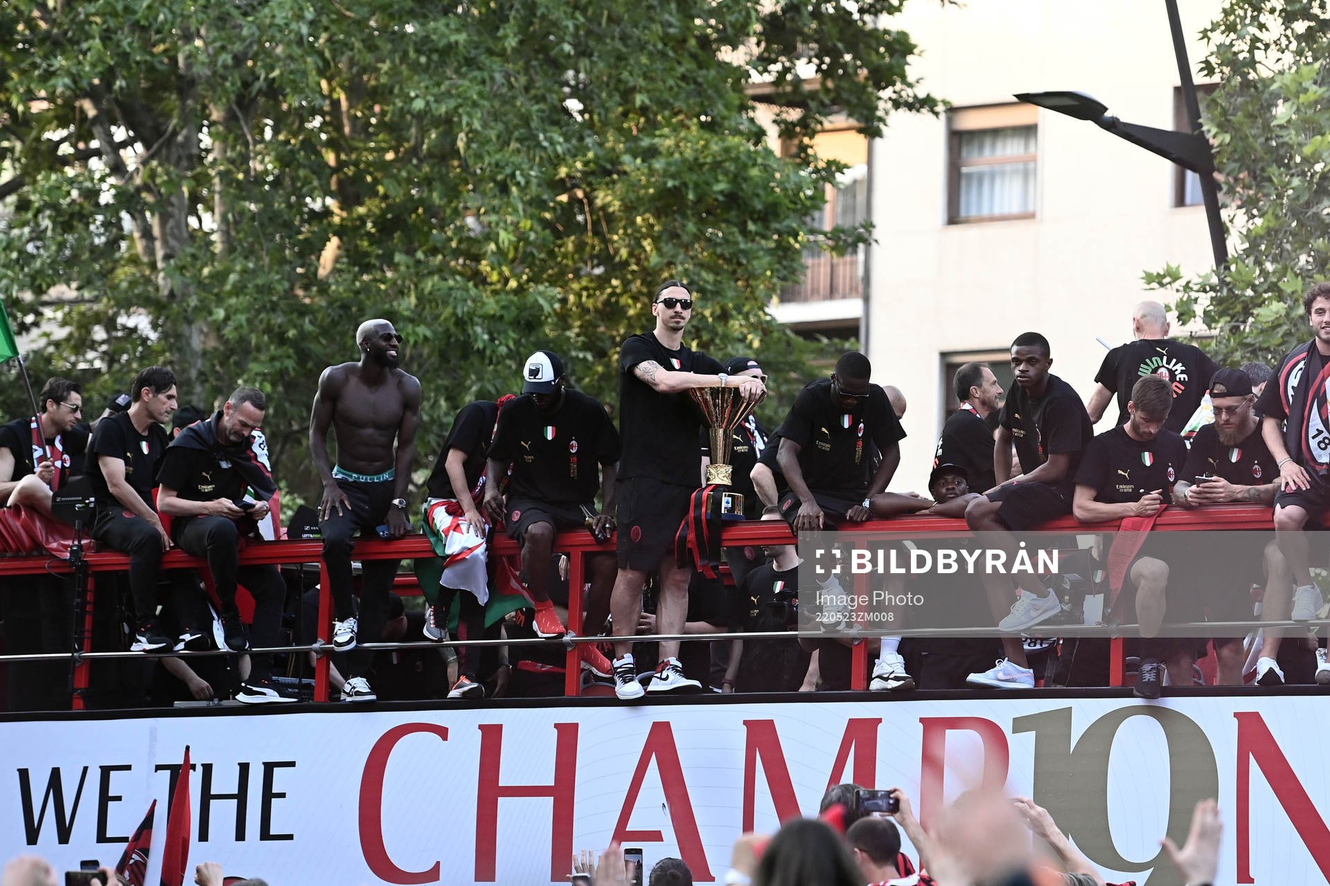 Zlatan Ibrahimovic of Milan celebrates