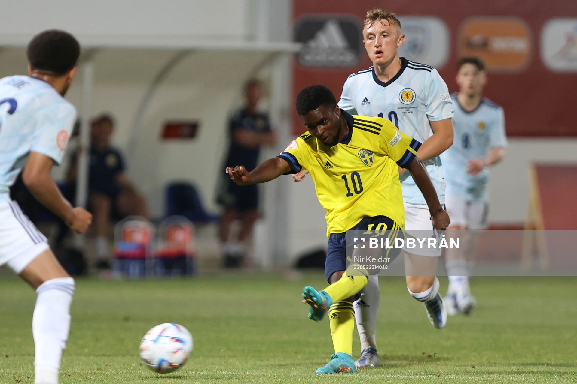 Jardell Kanga of Sweden scores 1-0