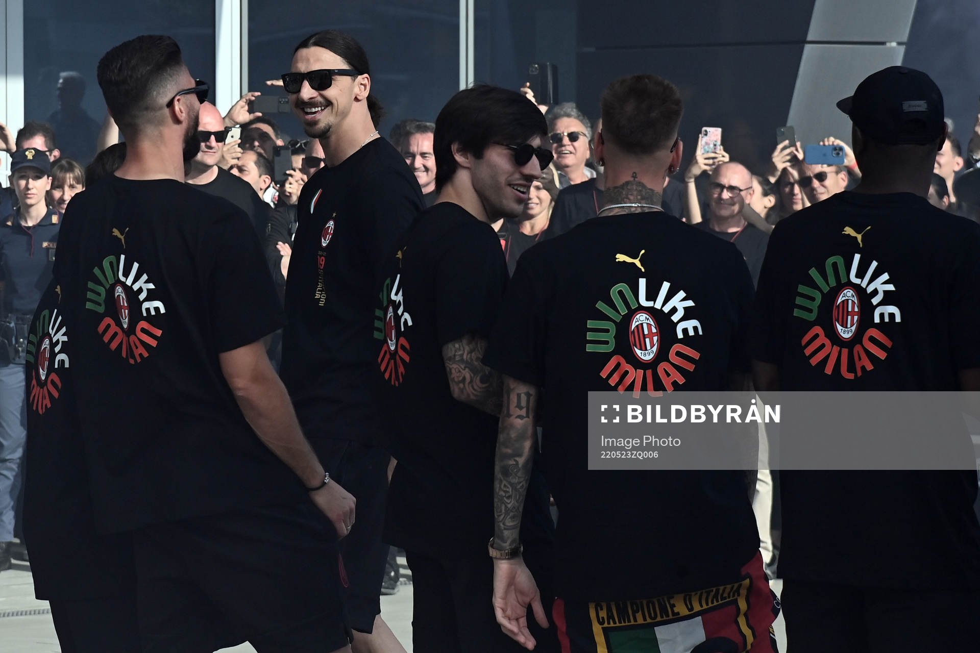 Zlatan Ibrahimovic of Milan celebrates