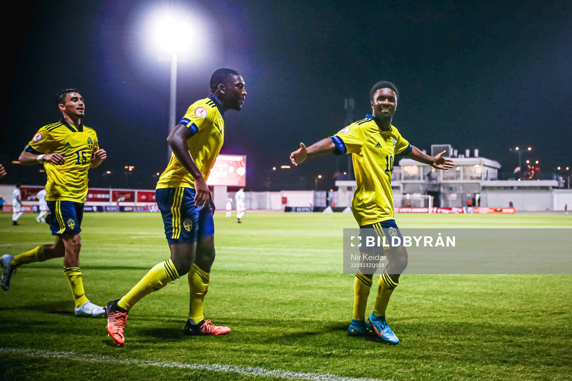 Alexander Hughes and Emmanuel Tannor celebrate with Jardell