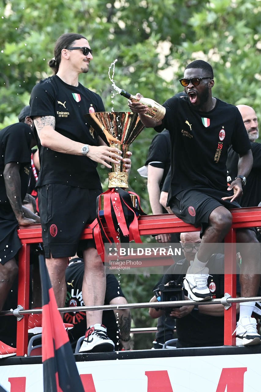 Zlatan Ibrahimovic of Milan celebrates during the victory parade after winning Serie A on May 23, 2022 in Milan. 