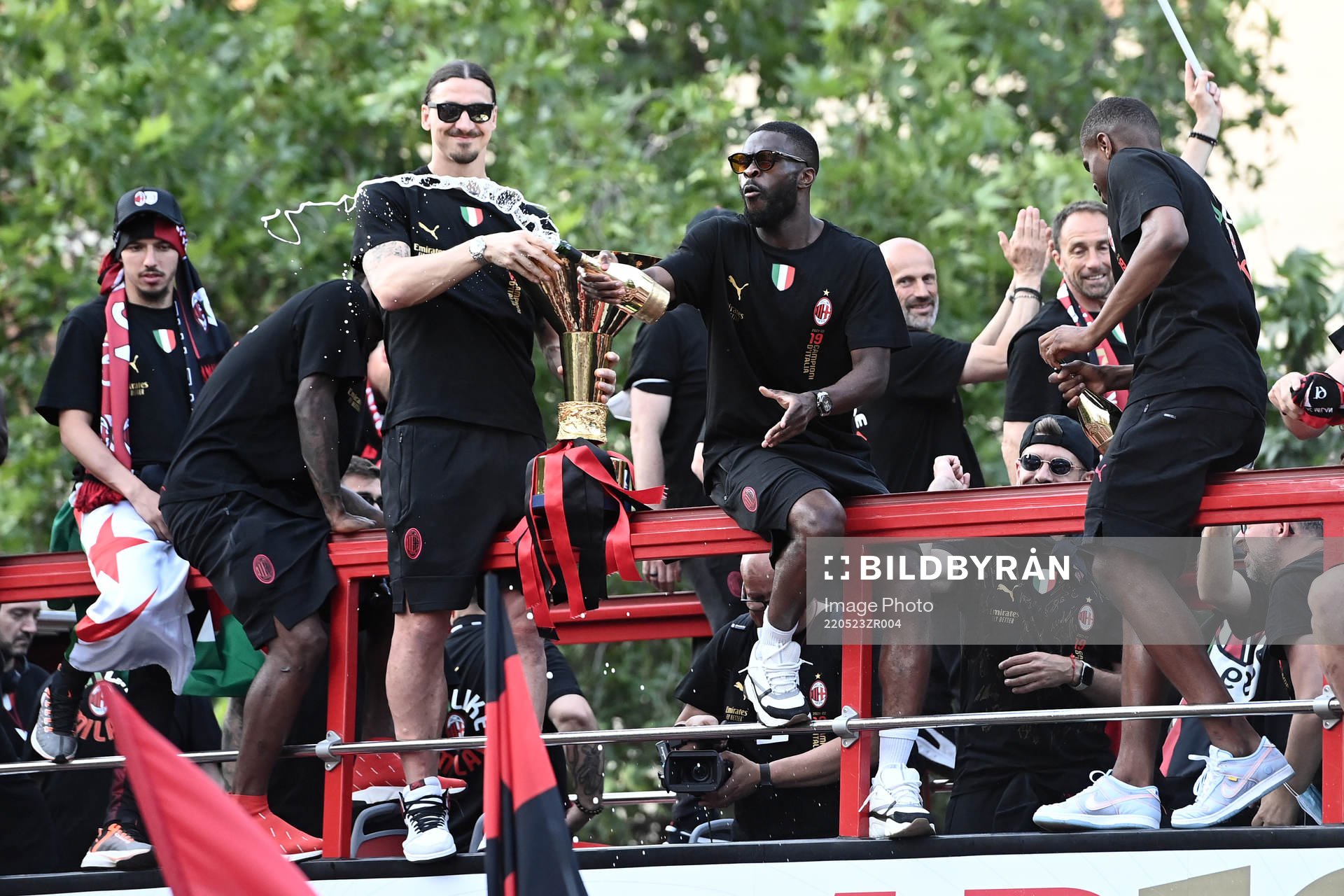 Zlatan Ibrahimovic of Milan celebrates