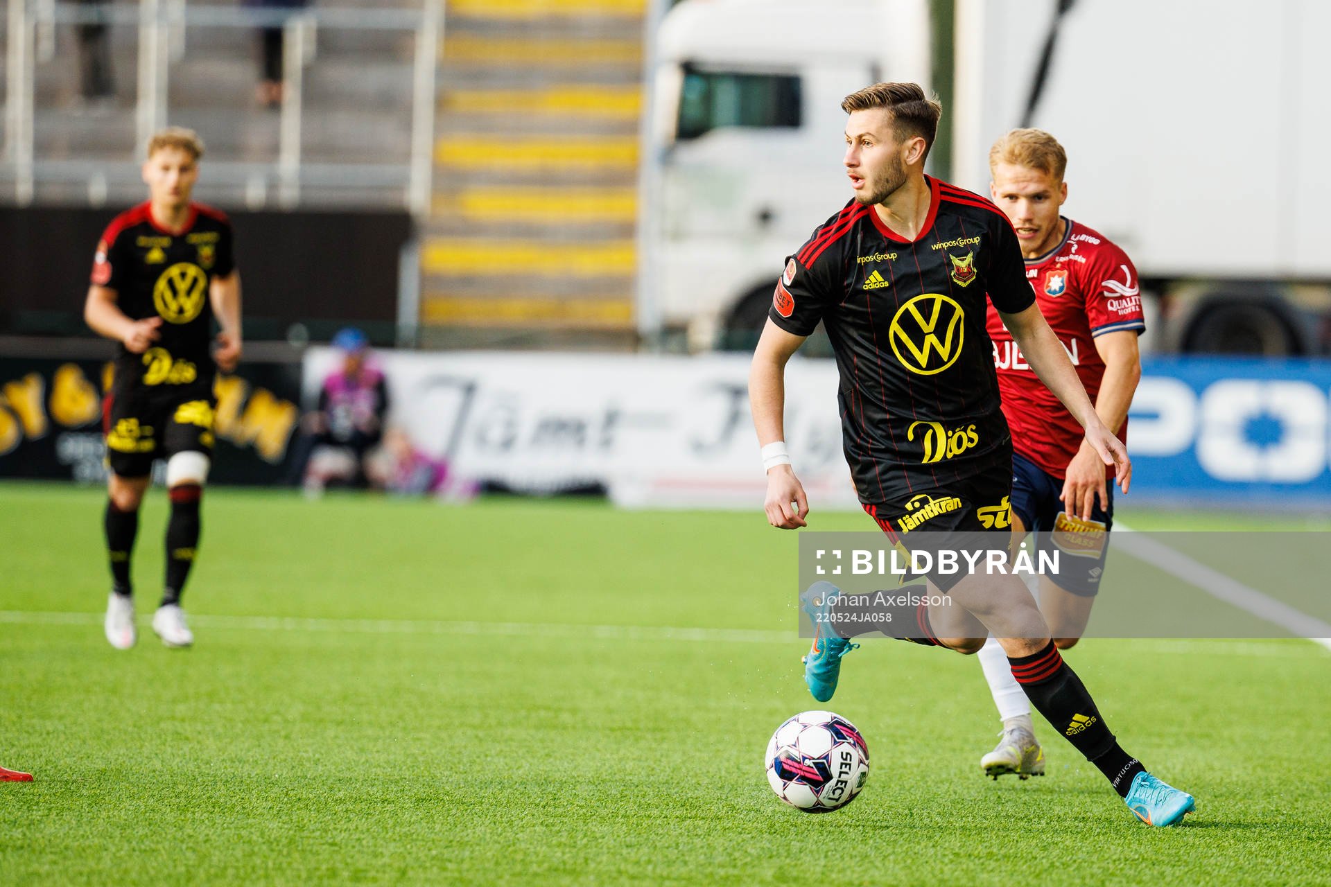 Östersunds Nokolaos Dosis under fotbollsmatchen i Superettan mellan Östersund och Örgryte den 24 maj 2022 i Östersund. 