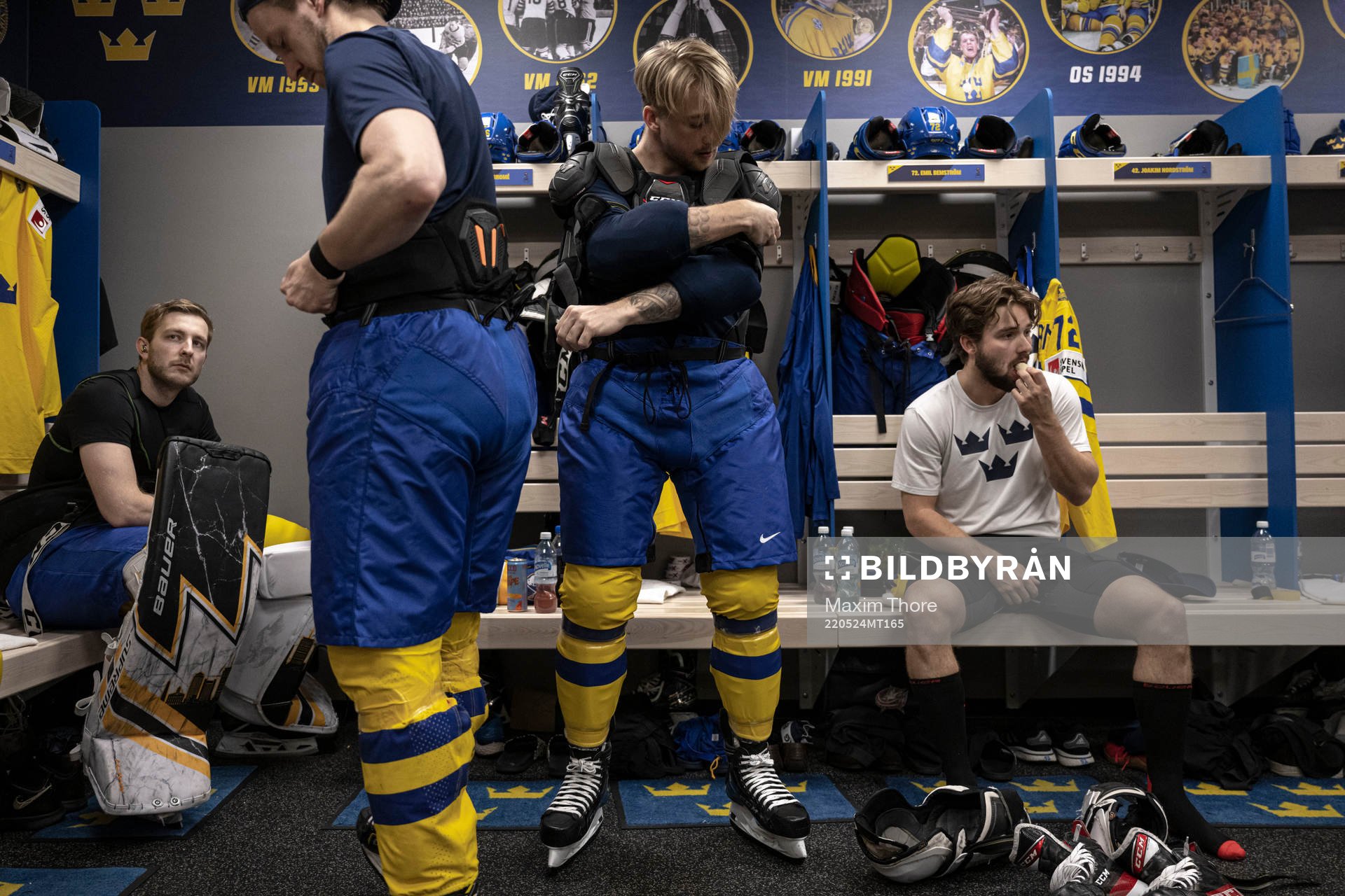Goaltender Linus Ullmark, Rasmus Asplund and Emil Bemström